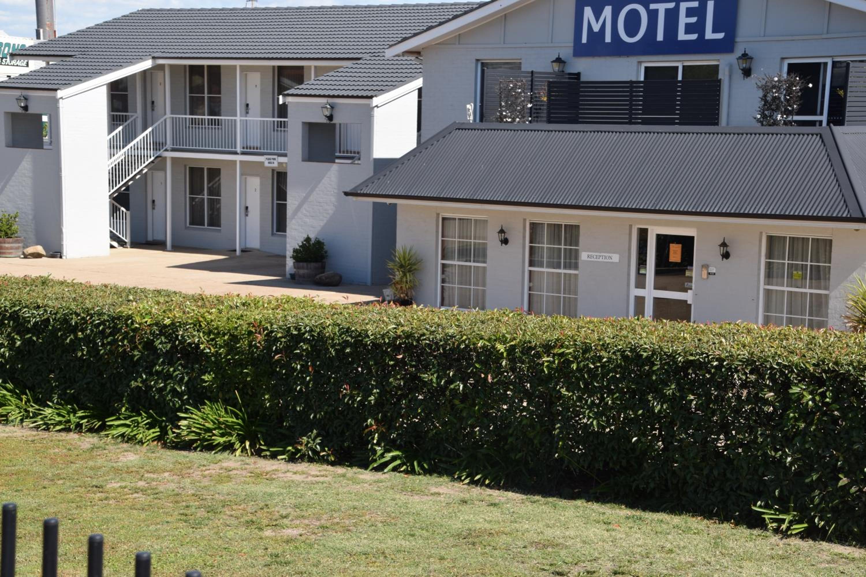 Coachman's Inn Motel