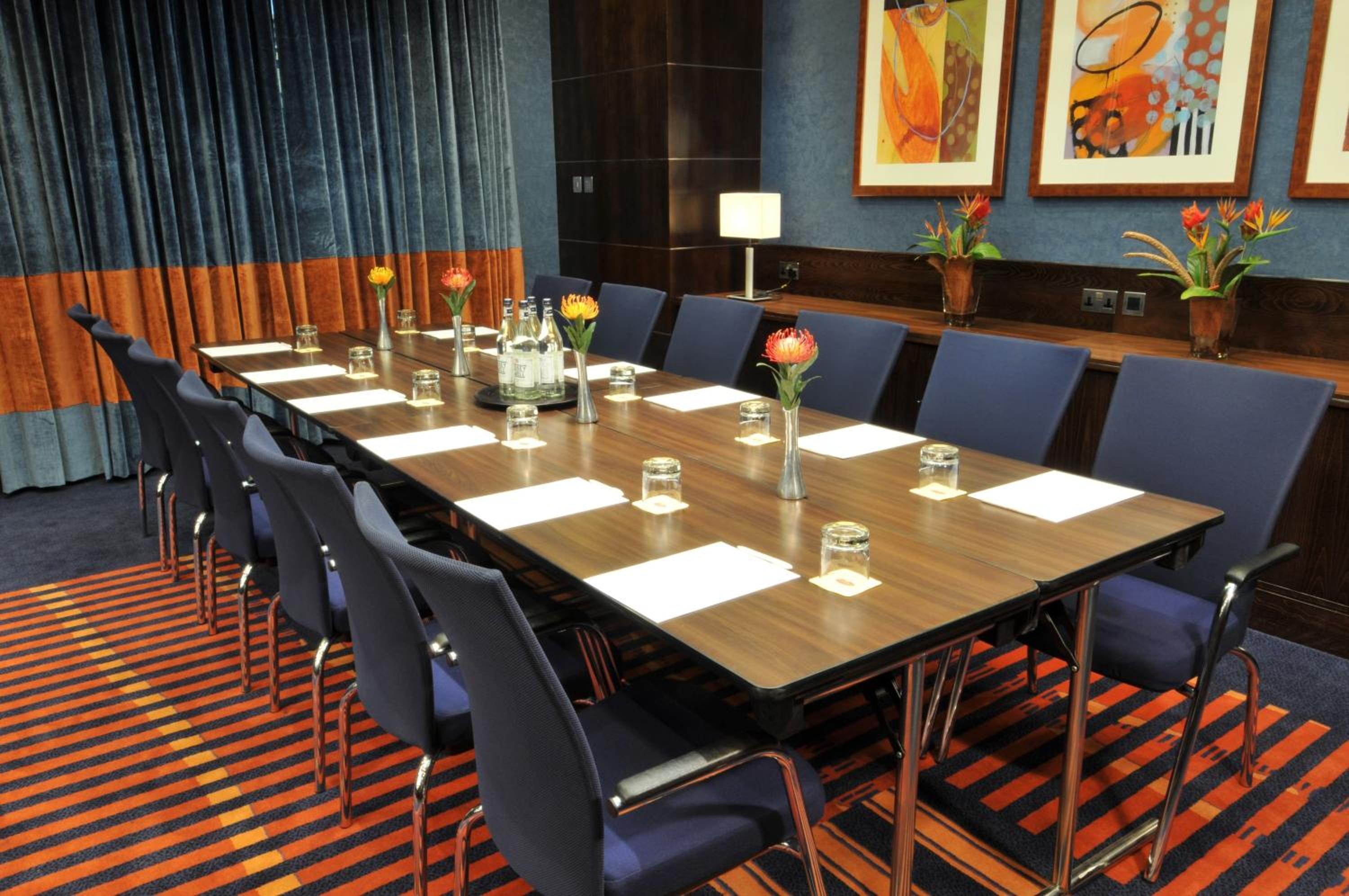 Crawley Vacations - Crowne Plaza London - Gatwick Airport, an IHG Hotel - Property Image 11