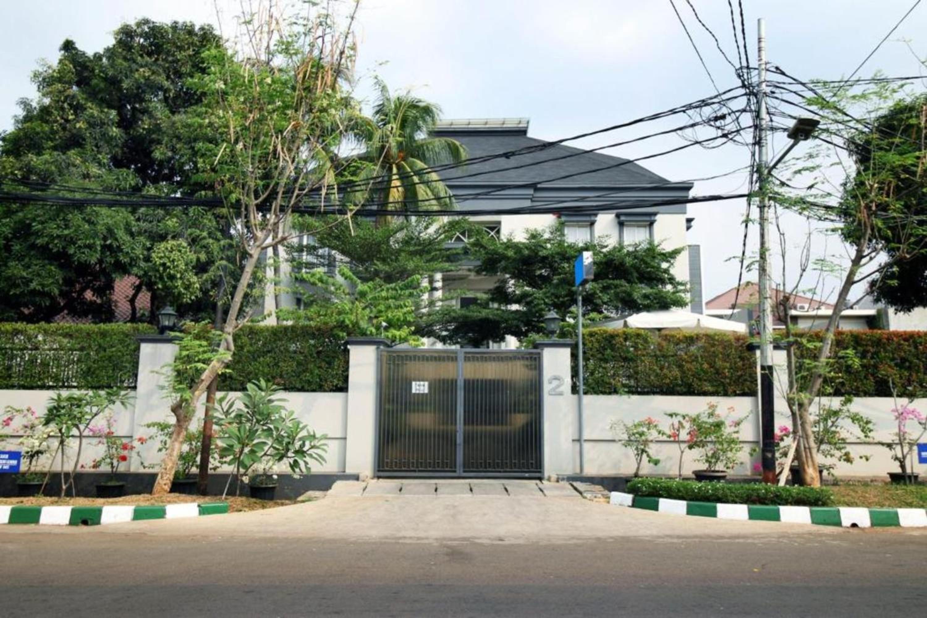 Home 899 Patal Senayan