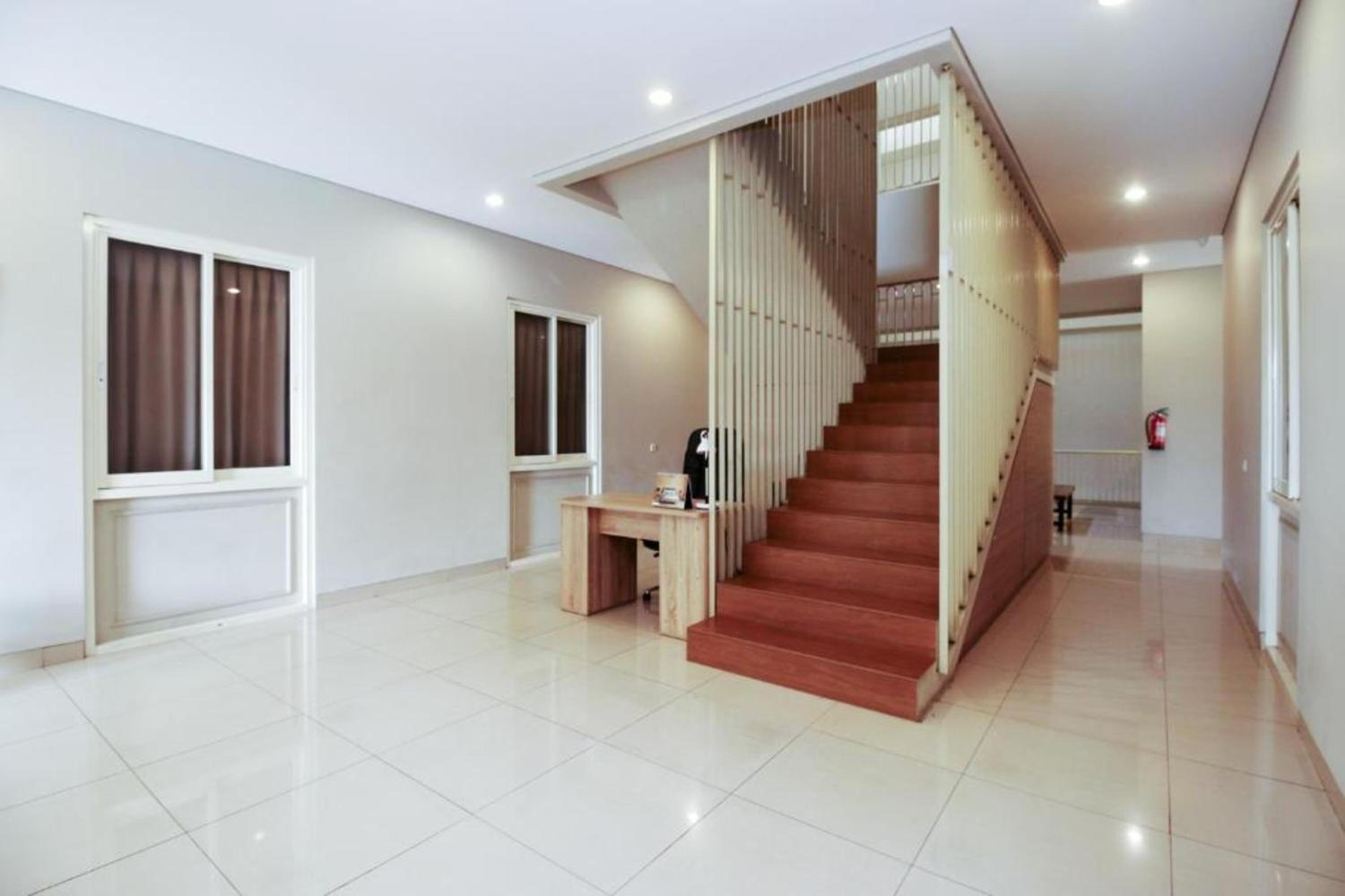 Home 899 Patal Senayan