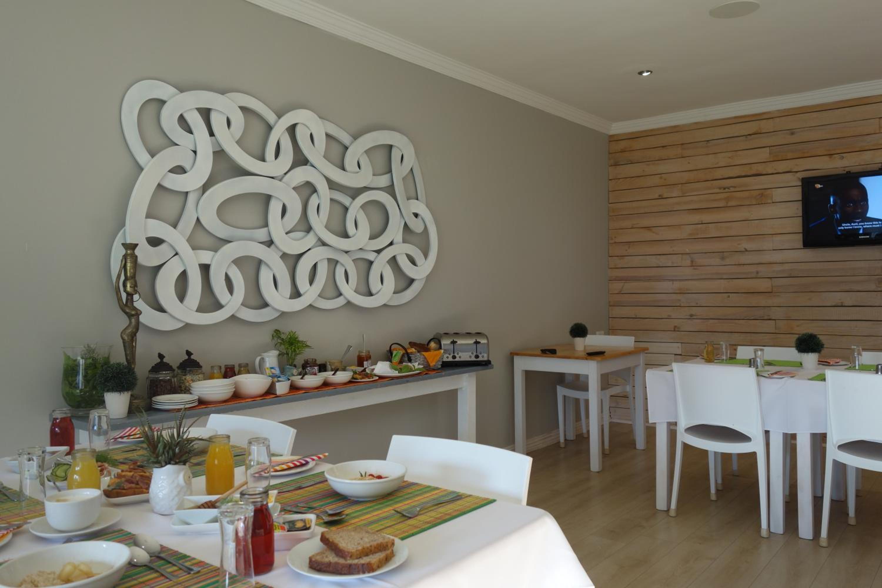 Two Fat Owls Guesthouse