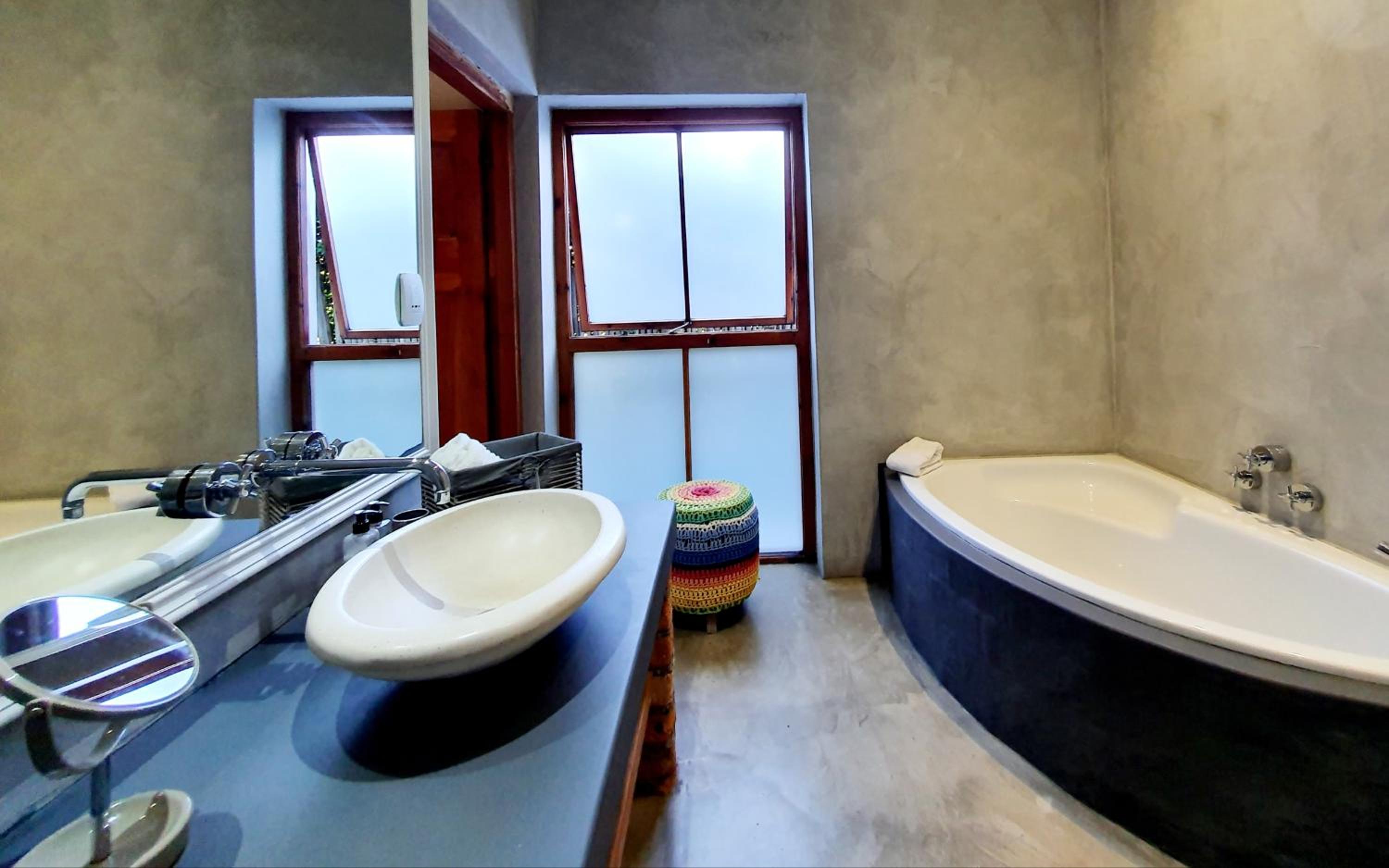 Two Fat Owls Guesthouse