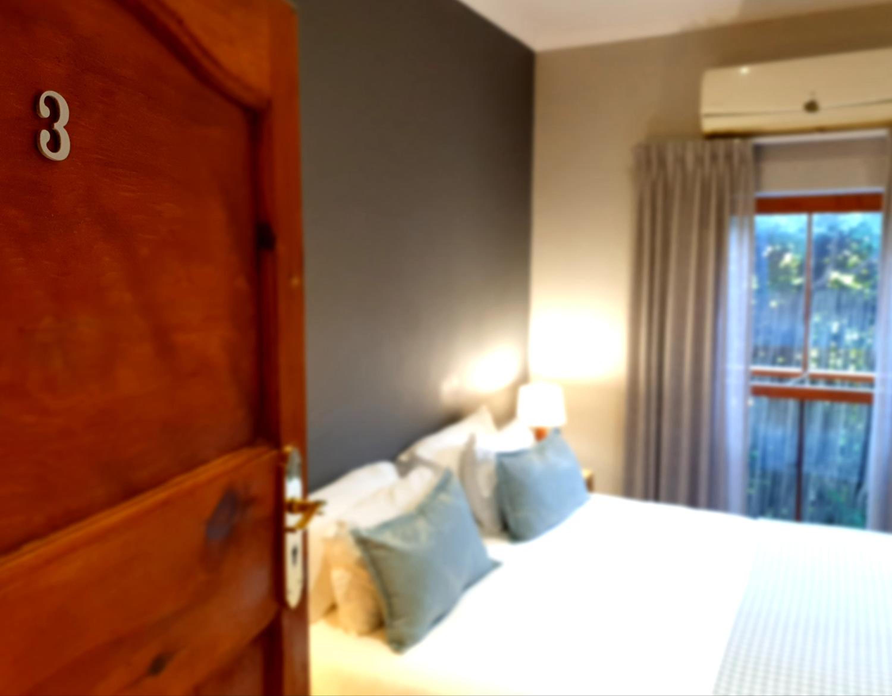 Two Fat Owls Guesthouse