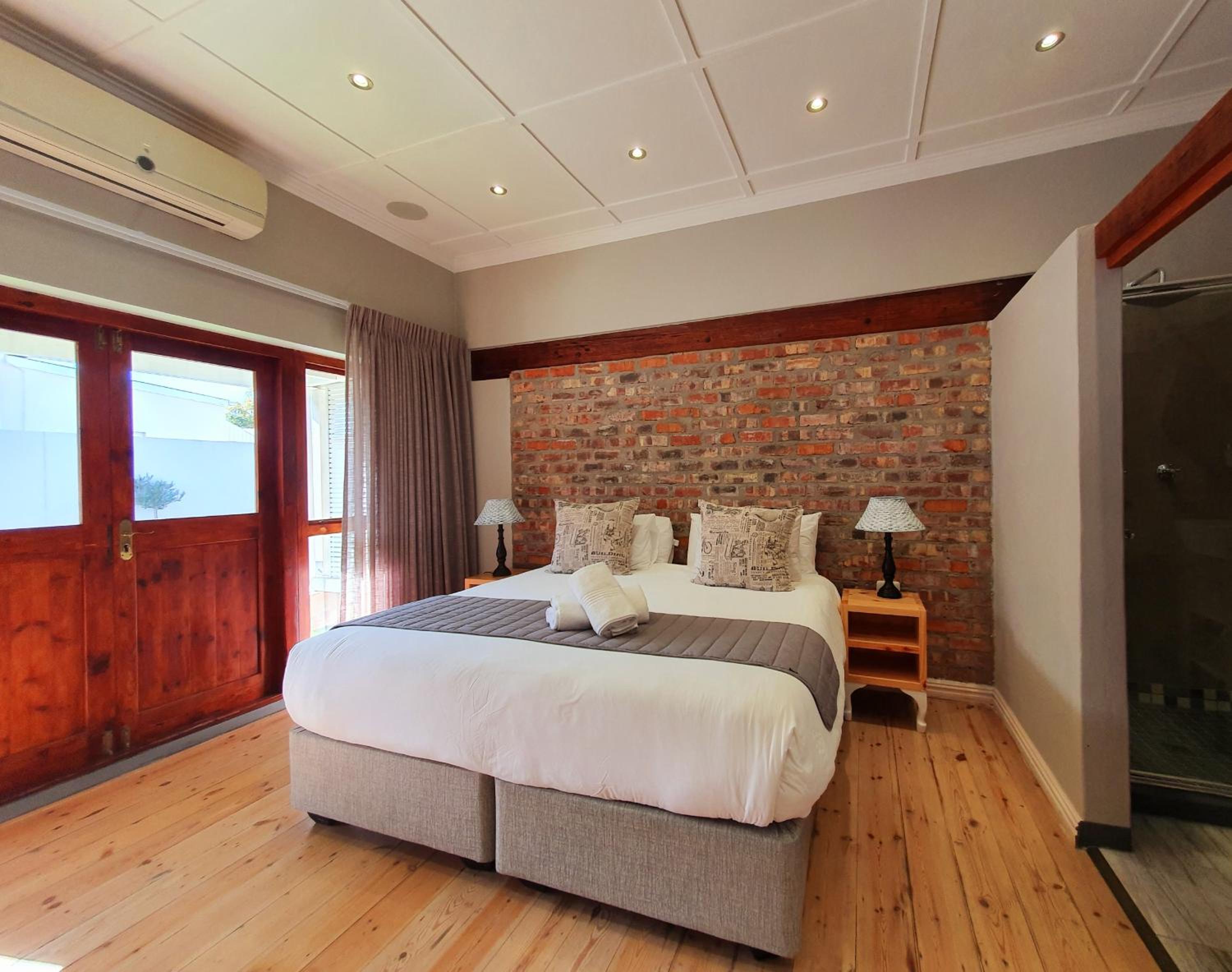 Two Fat Owls Guesthouse