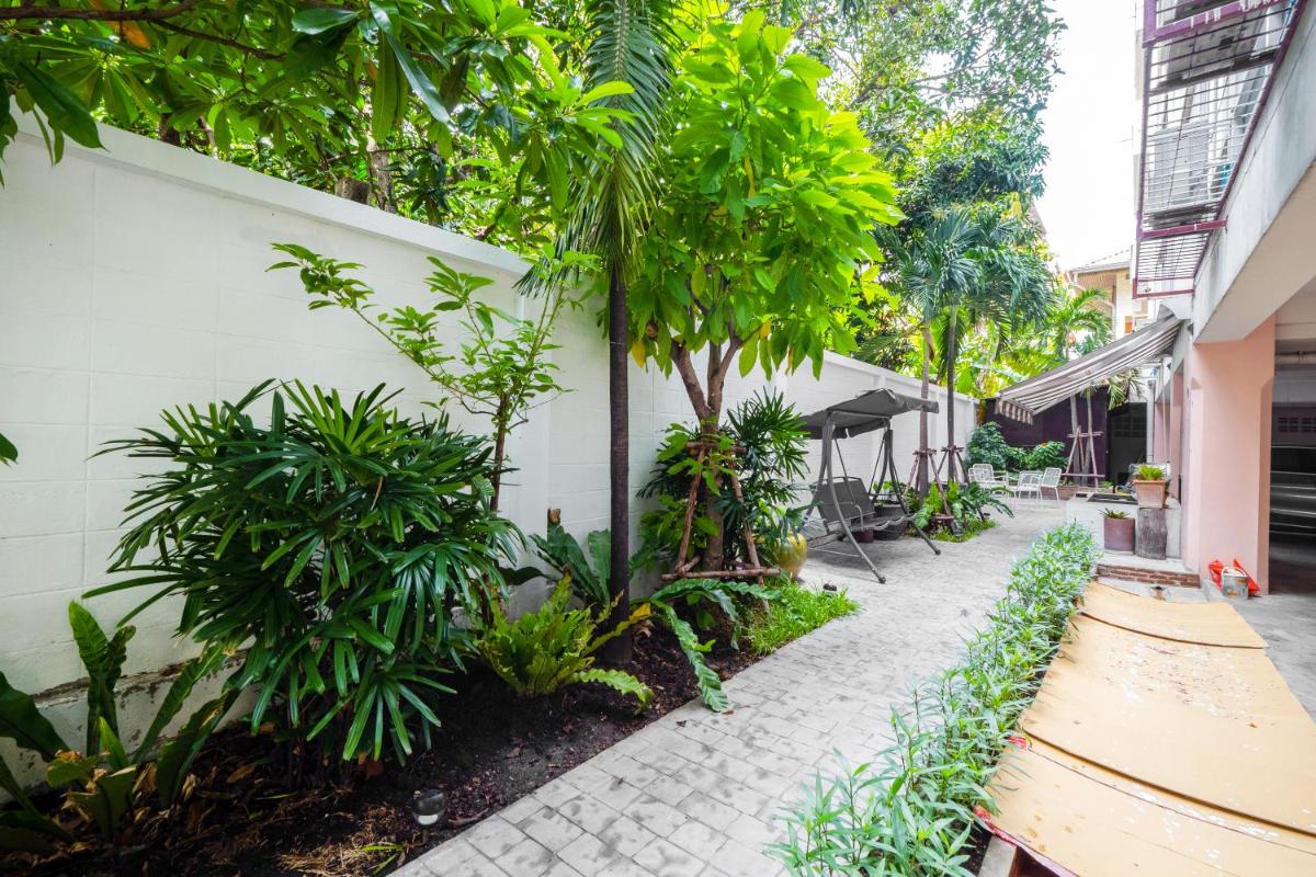 outdoor BBQ area