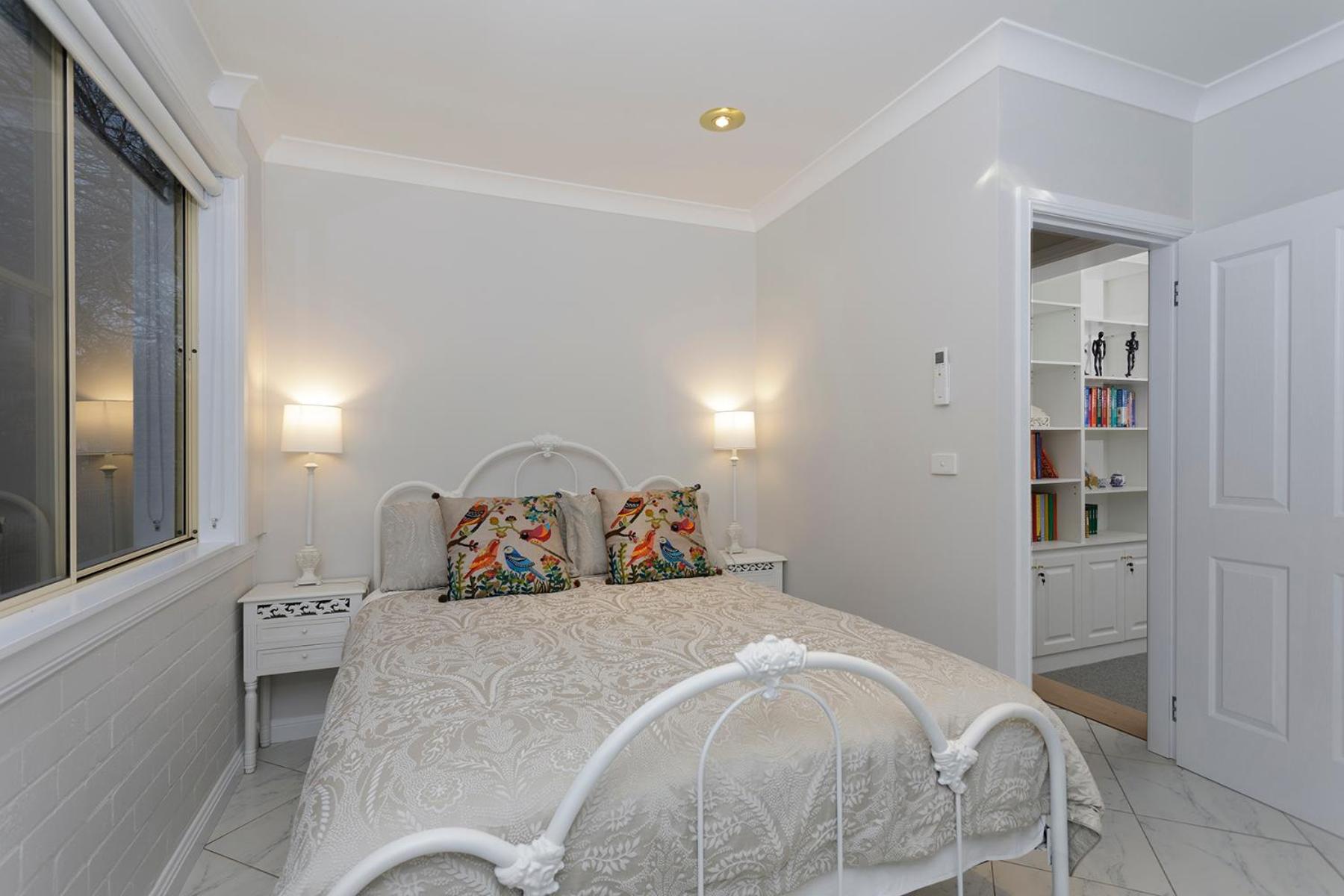 Rawson's Retreat - Five Bedroom Home - Walk CBD - Includes Breakfast