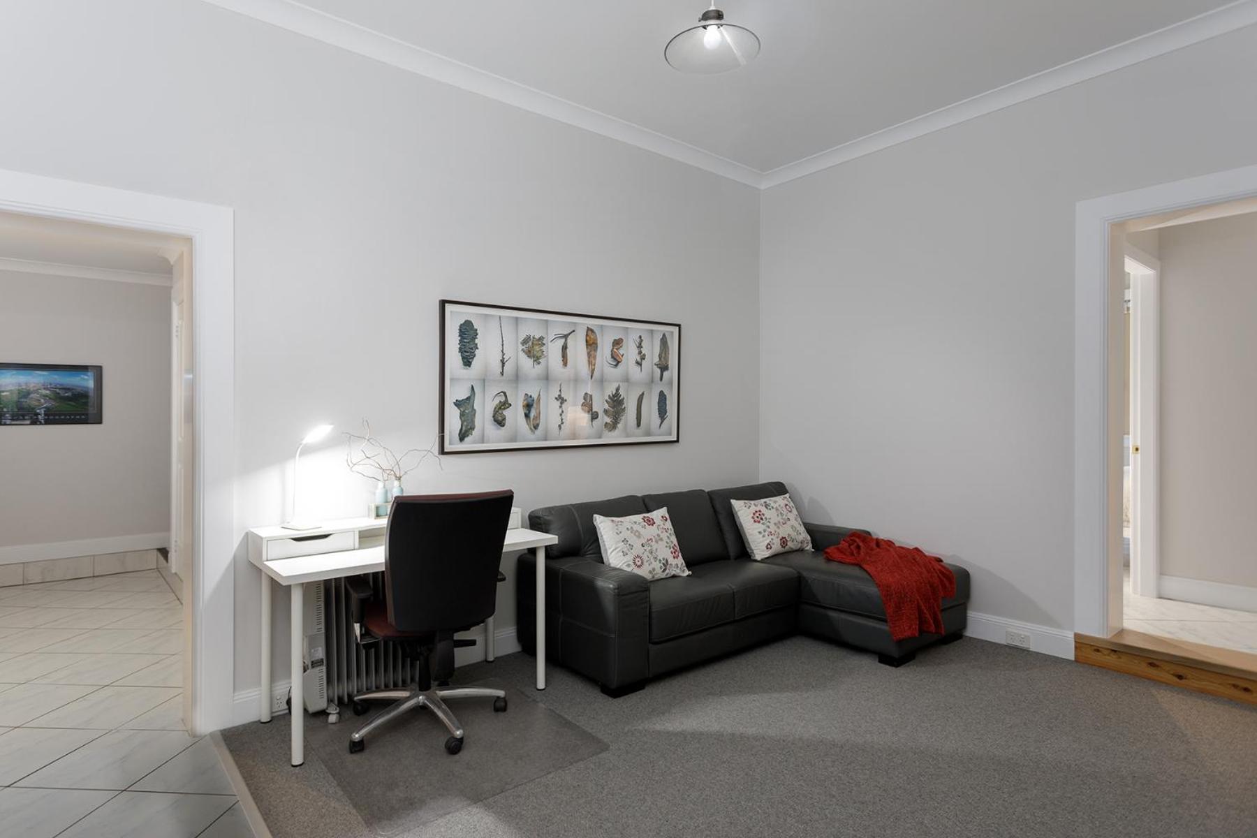 Rawson's Retreat - Five Bedroom Home - Walk CBD - Includes Breakfast