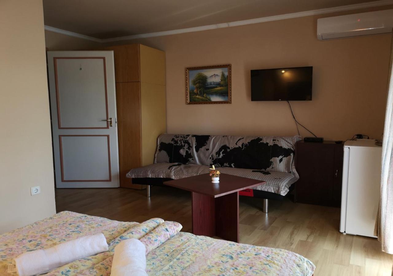 Photo 9