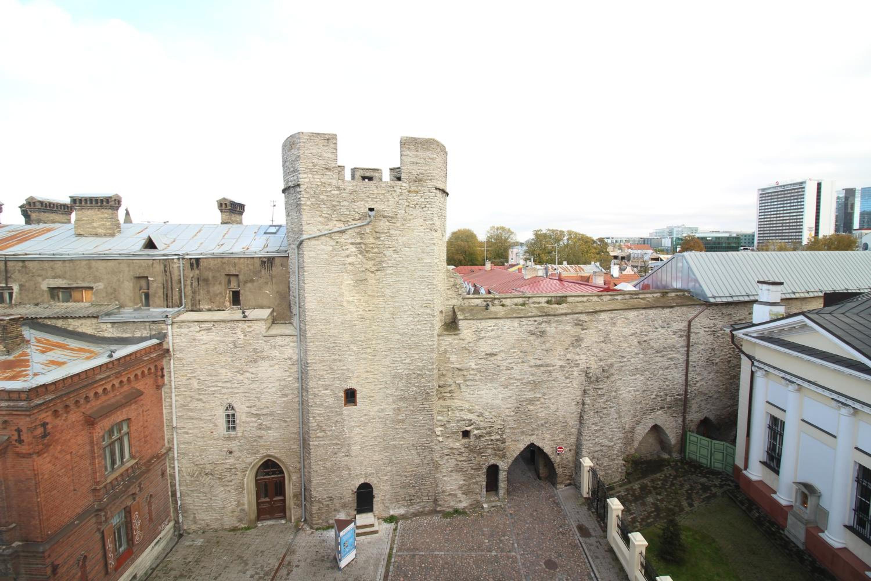 Hotel Tallinn City Apartments Luxury 4 bedroom with terrace and sauna - Image 1