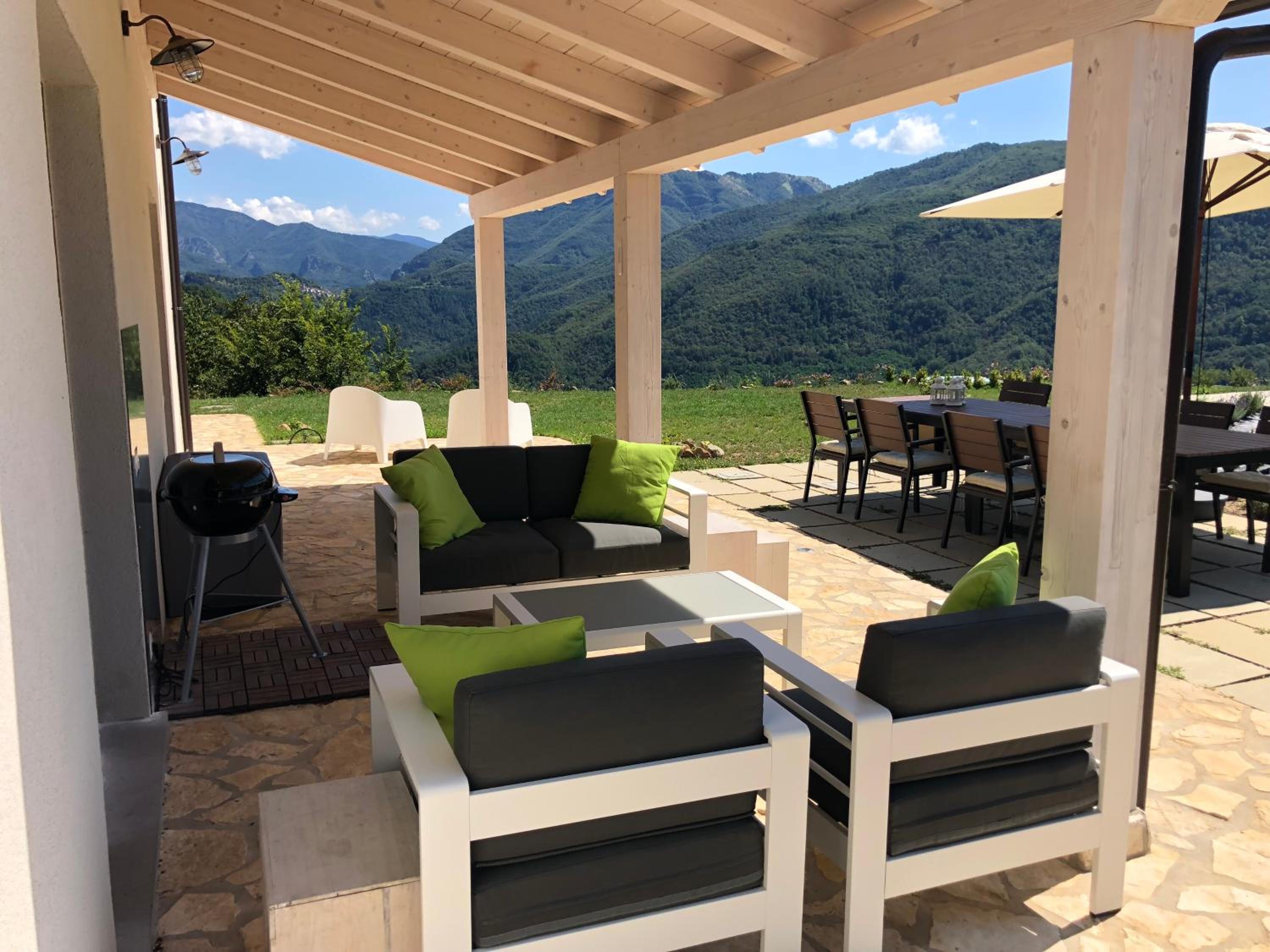 360 views, private infinity pool, Pisa, Lucca, Florence, large garden view 5