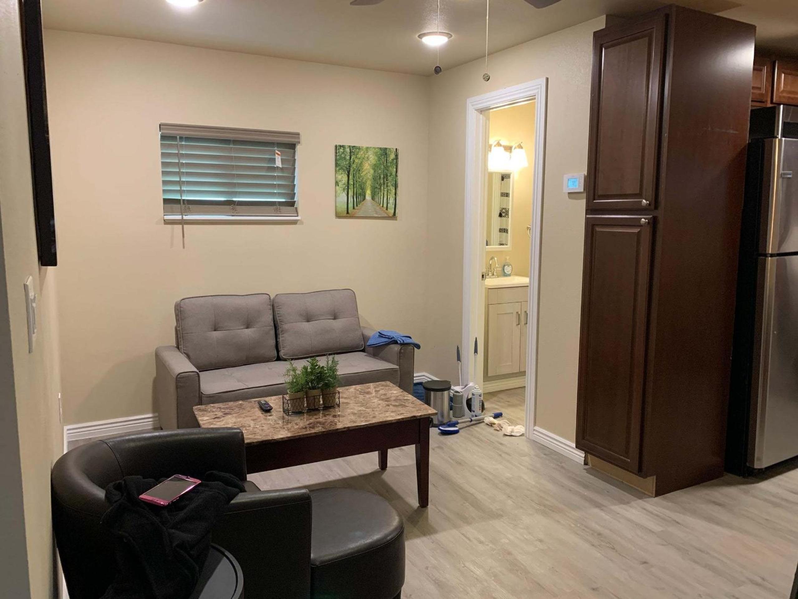 Hotel Dillon Ave Homes - Image 1