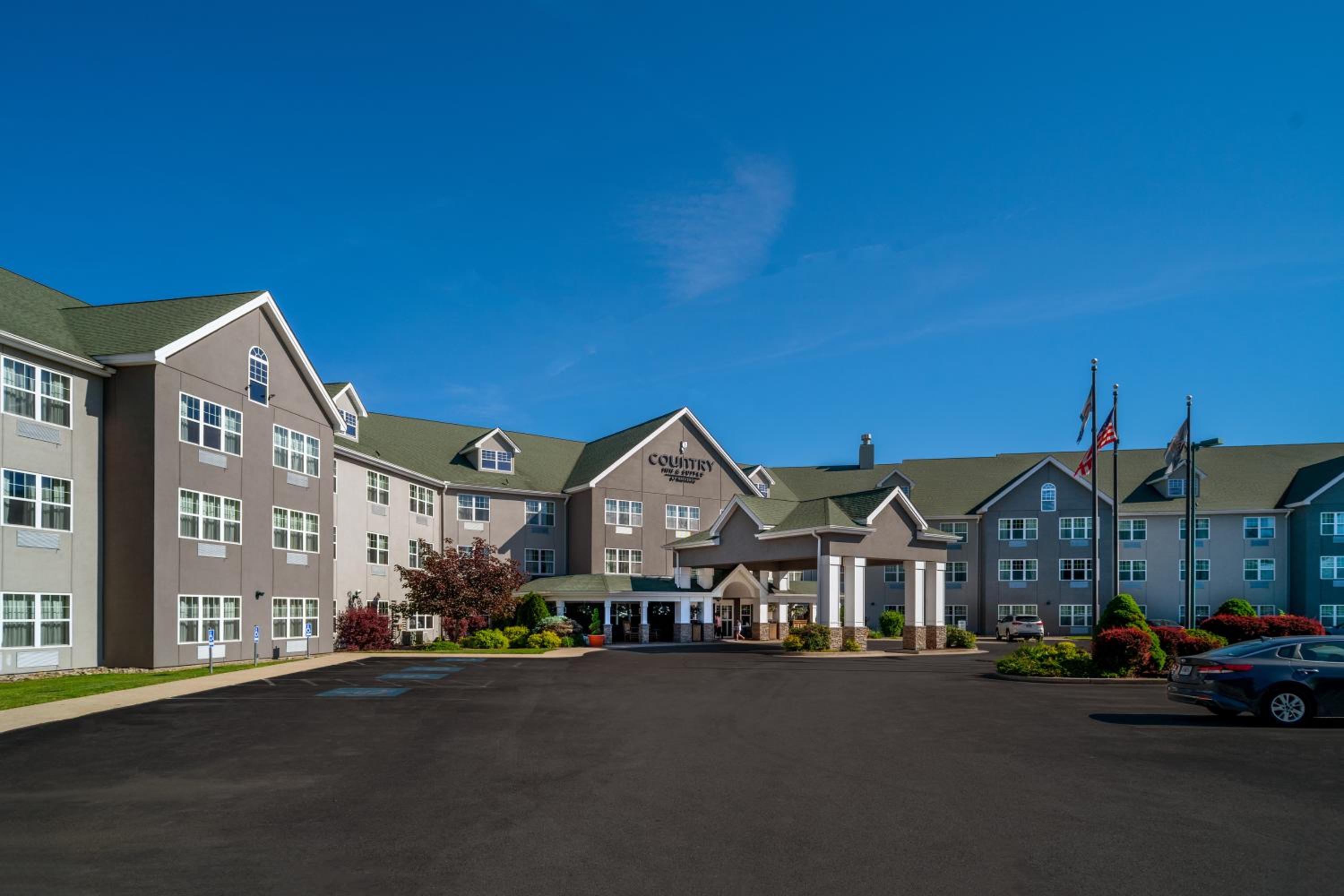 Beckley Vacations - Country Inn  Suites by Radisson, Beckley, WV - Property Image 8