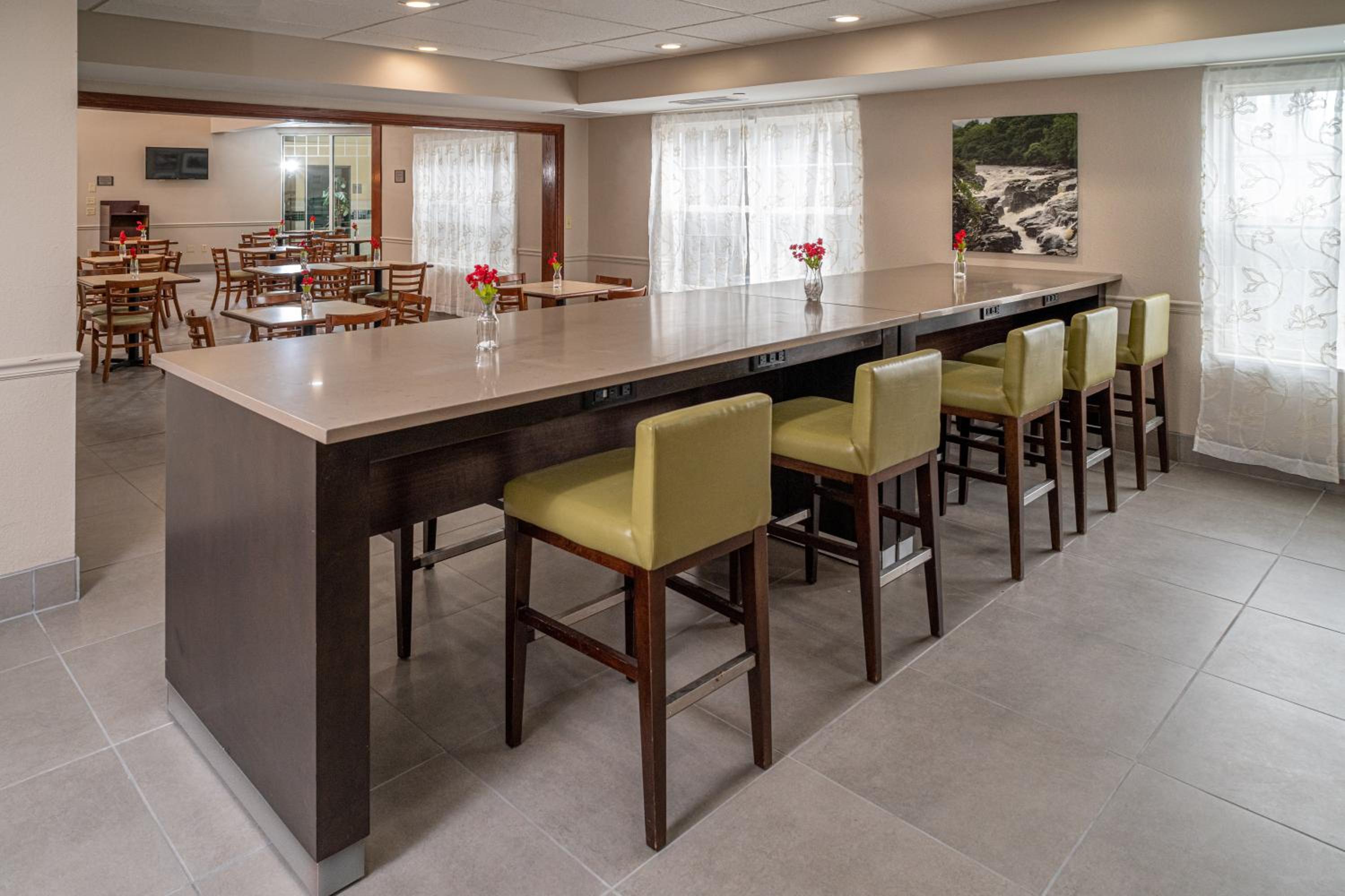 Beckley Vacations - Country Inn  Suites by Radisson, Beckley, WV - Property Image 19