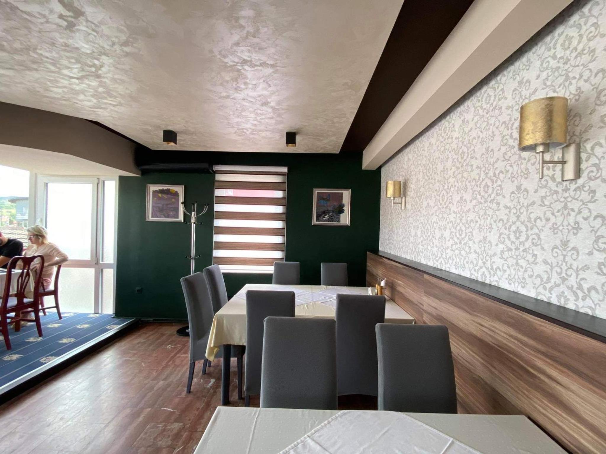 Motel Tiron view 2