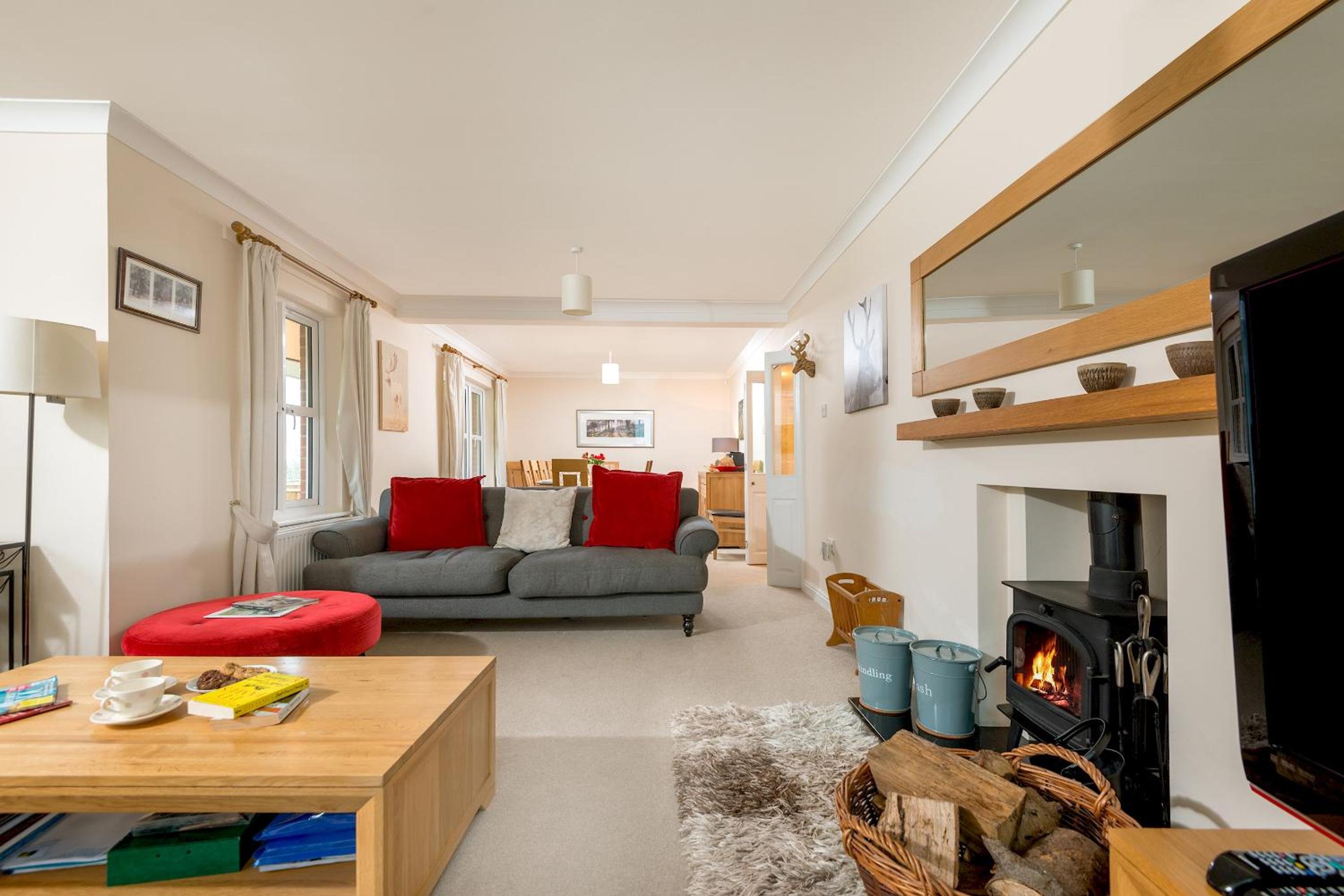 Mews Hill, 5 bedroom New Forest Holiday Cottage view 5