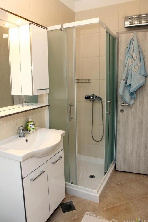 Modern apartment by Umag sea view 3