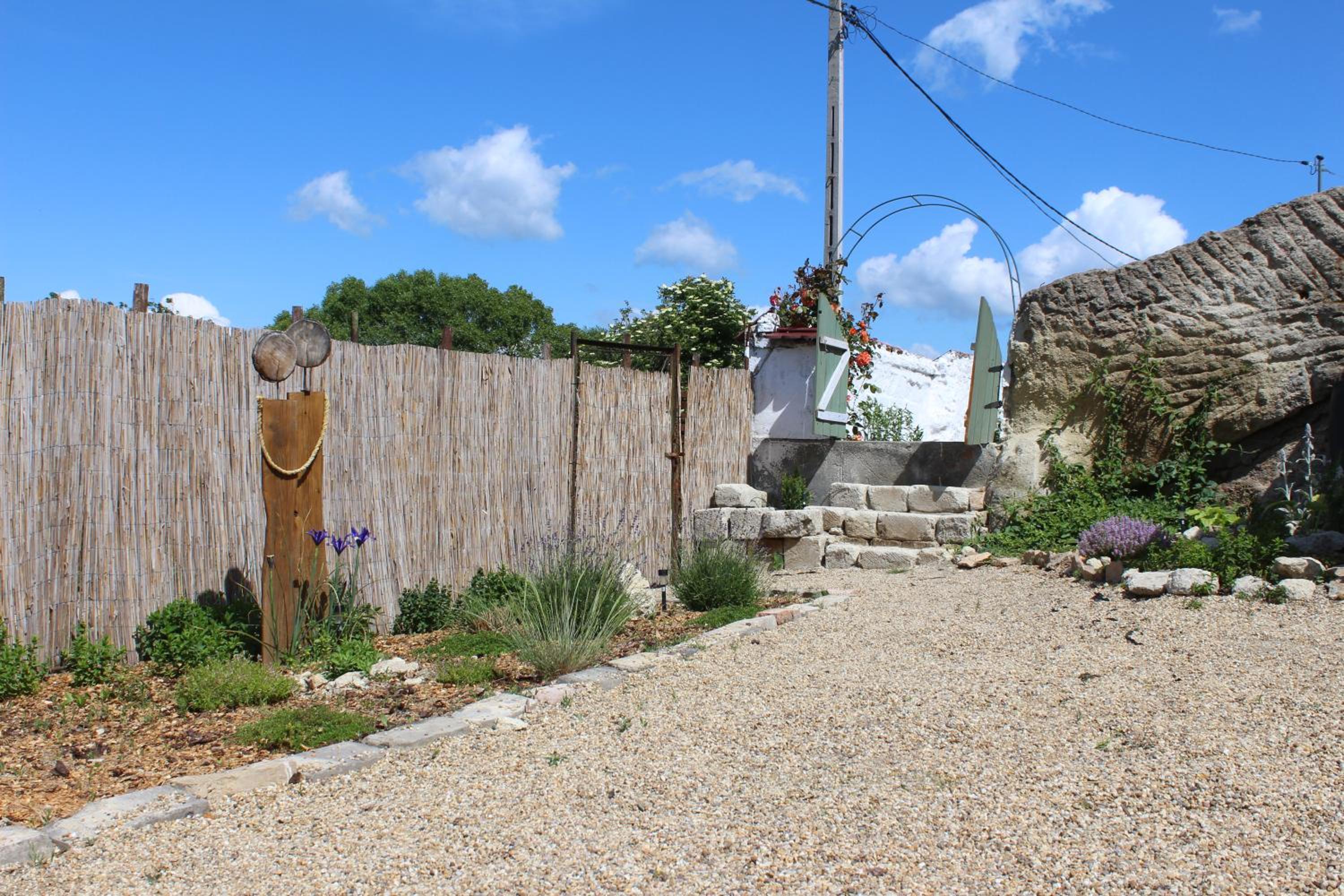 Photo 25