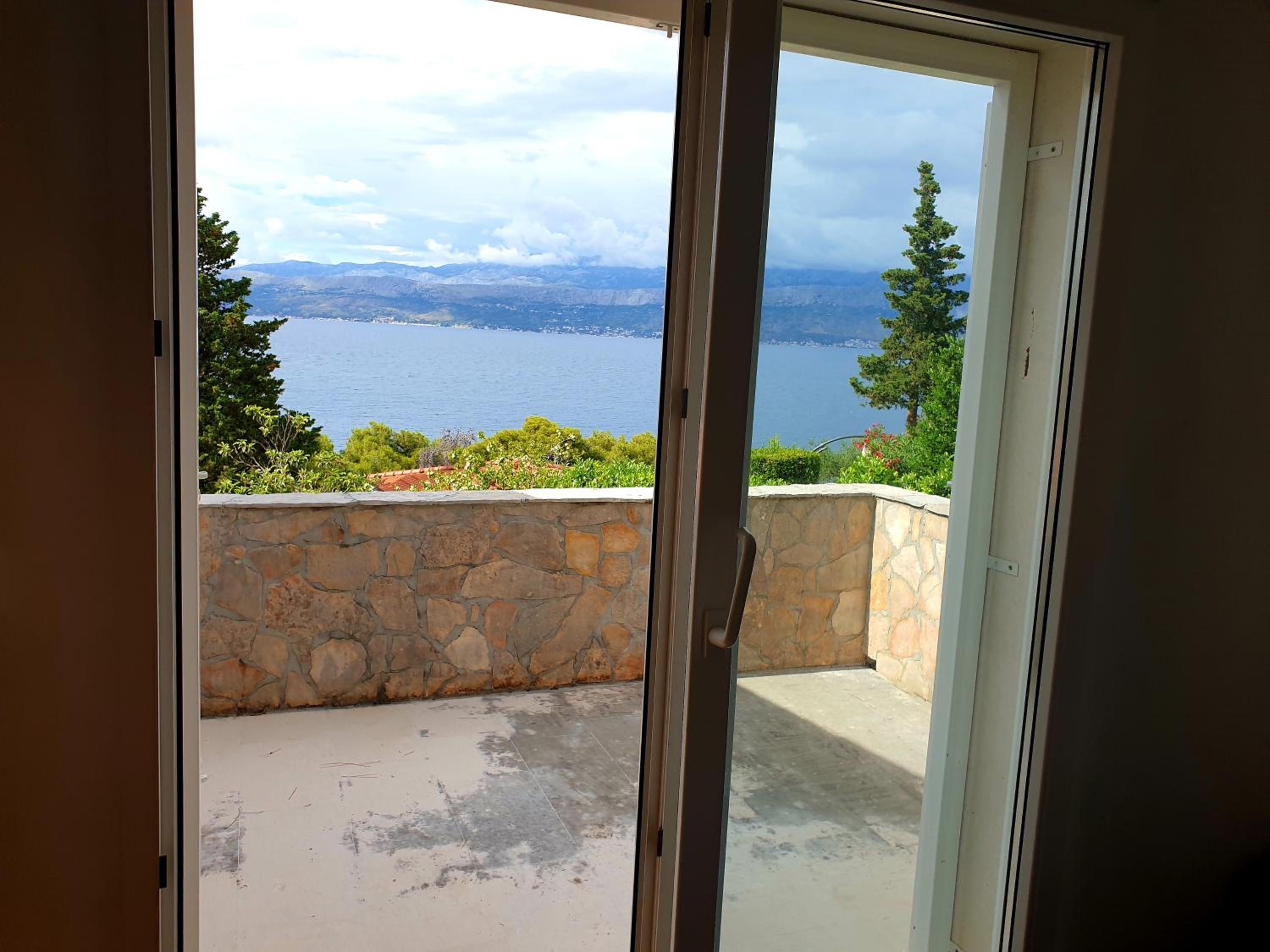 Beach House Splitska view 3