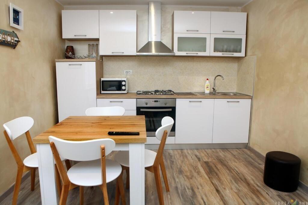 Modern apartment by Umag sea view 5