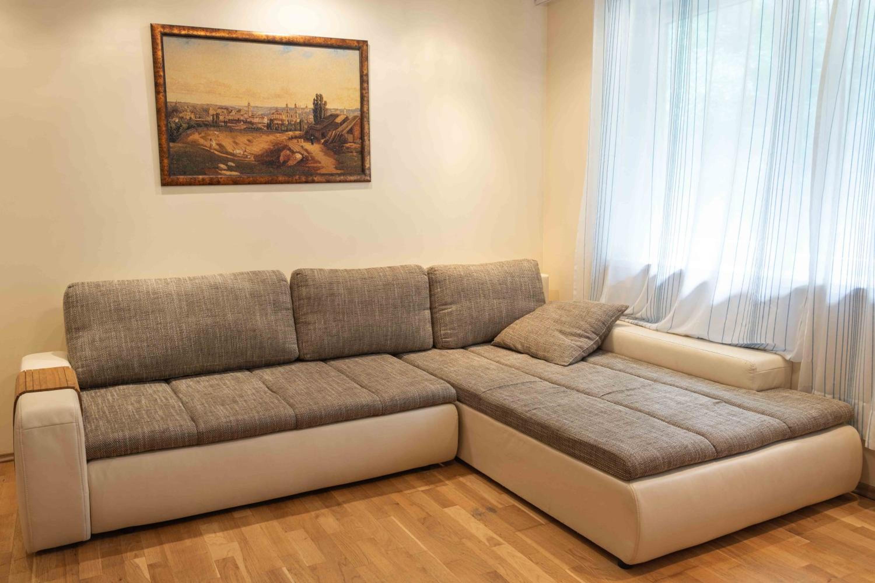 Family-friendly 2 rooms apartment with view to a forest view 4
