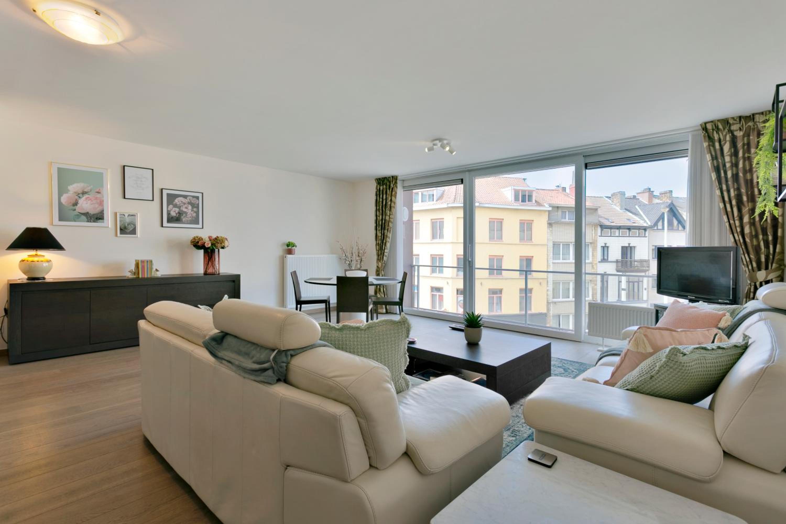 Lichtrijk appartement Oostende view 5