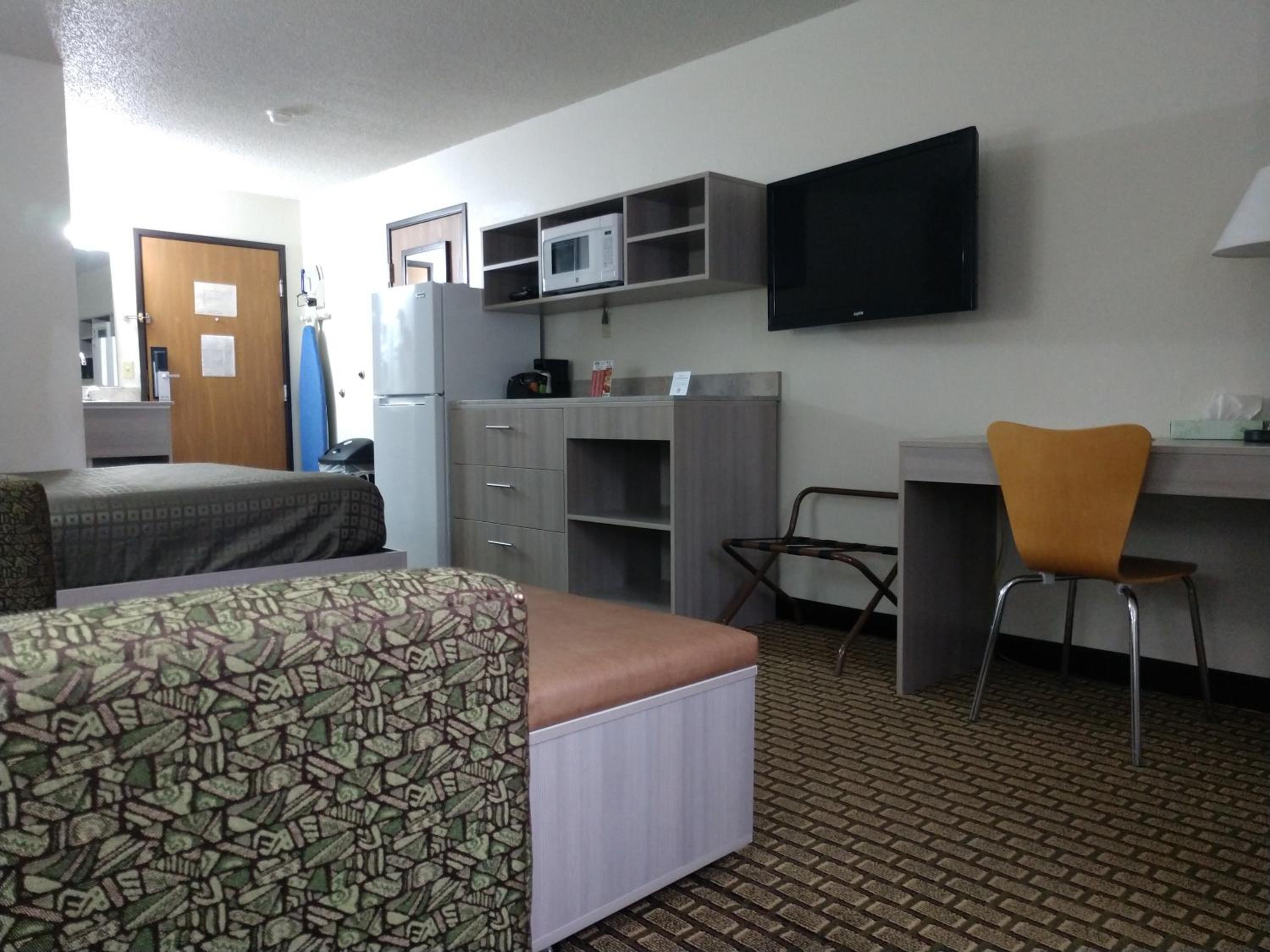 Bearcat Inn and Suites - Property Image 34