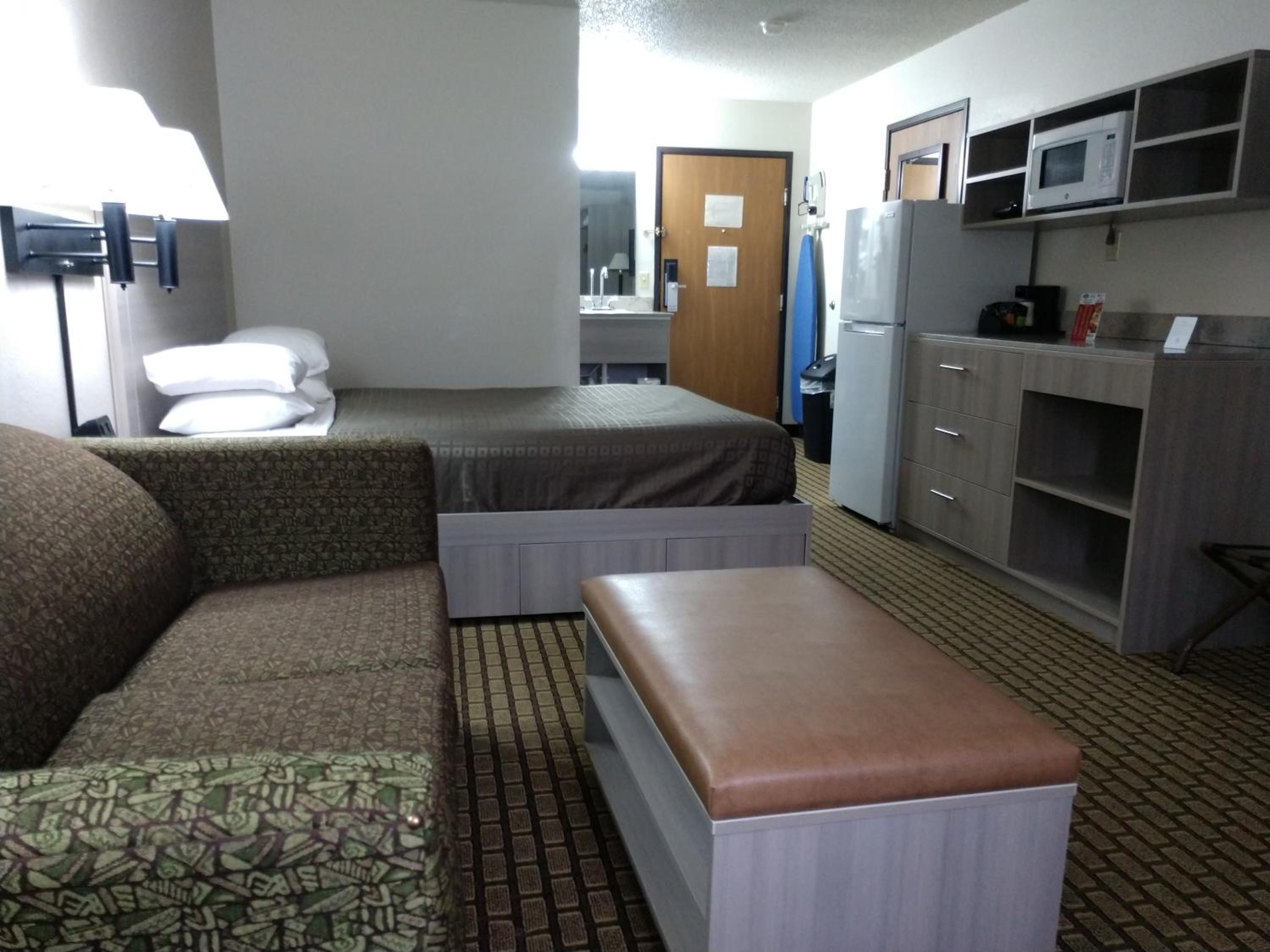 Bearcat Inn and Suites - Property Image 5