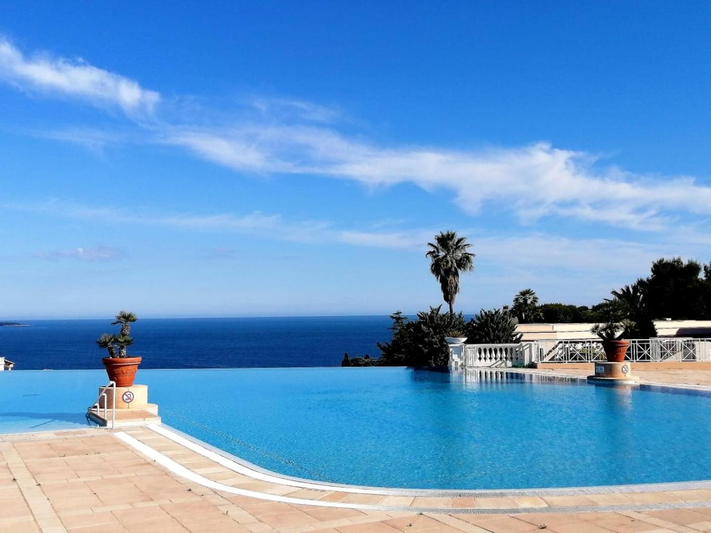 Duplex vue mer spendide, terrasse piscine jardins parking photo 4