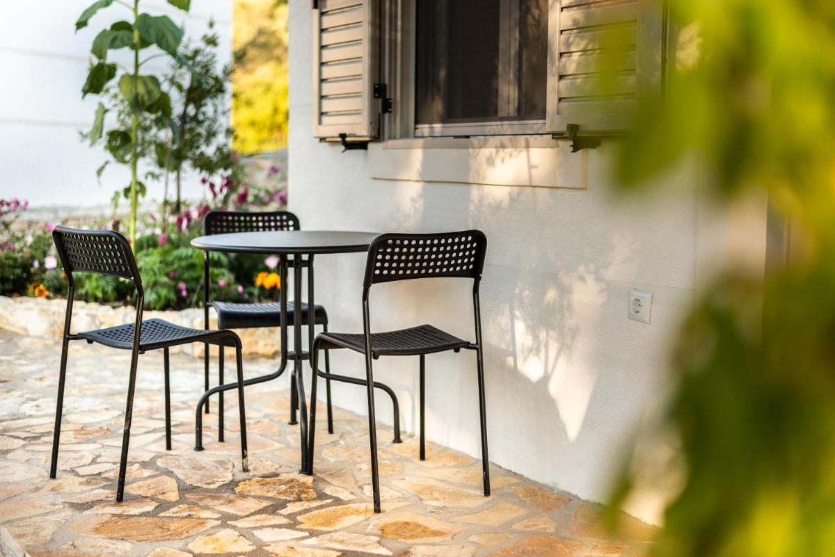 outdoor BBQ area