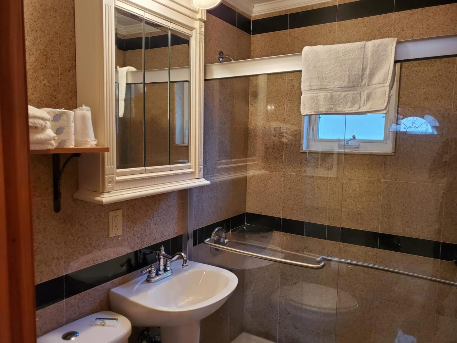 Golden Gate Lodging