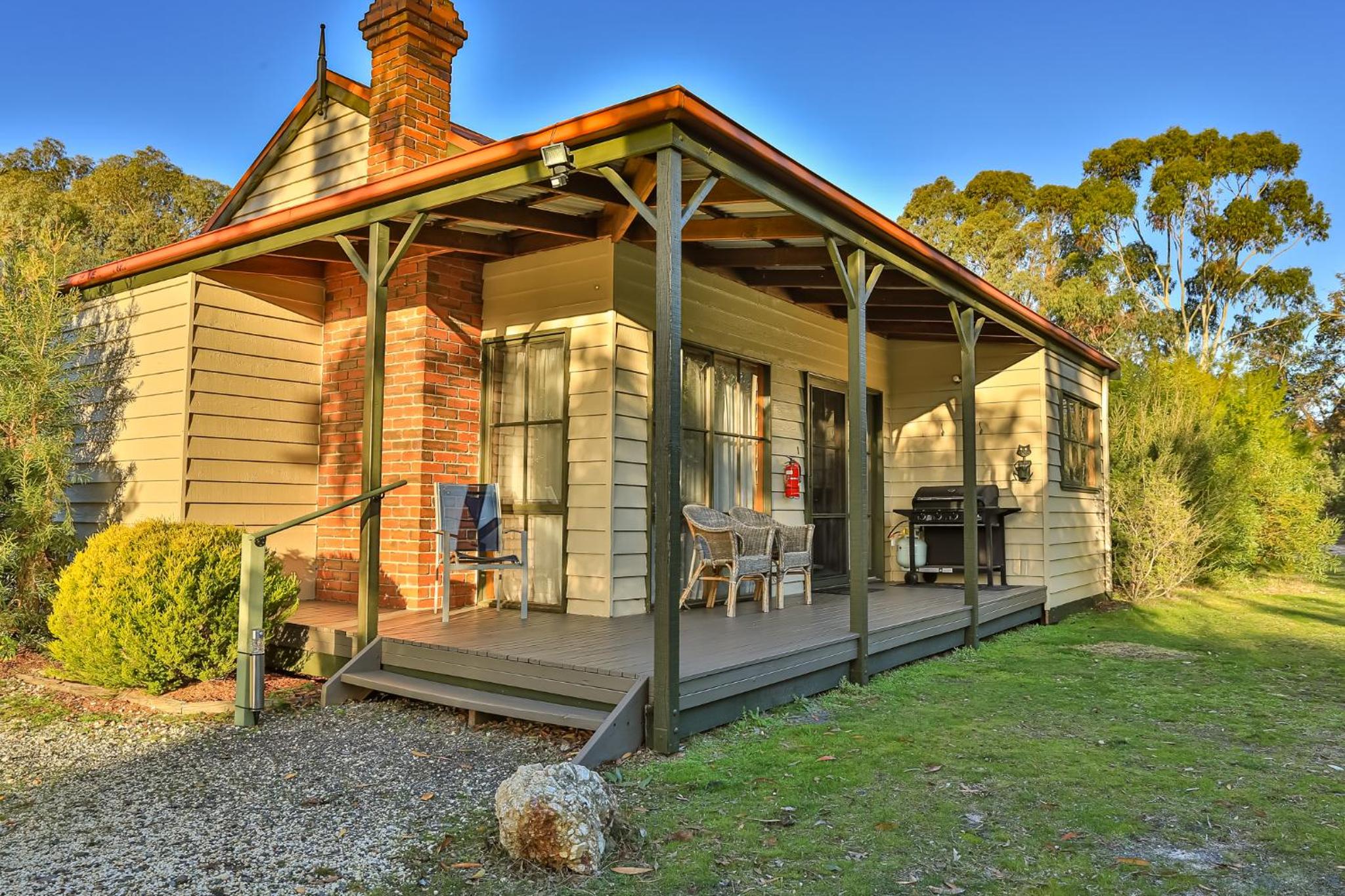 Mountain View Motor Inn & Holiday Lodges
