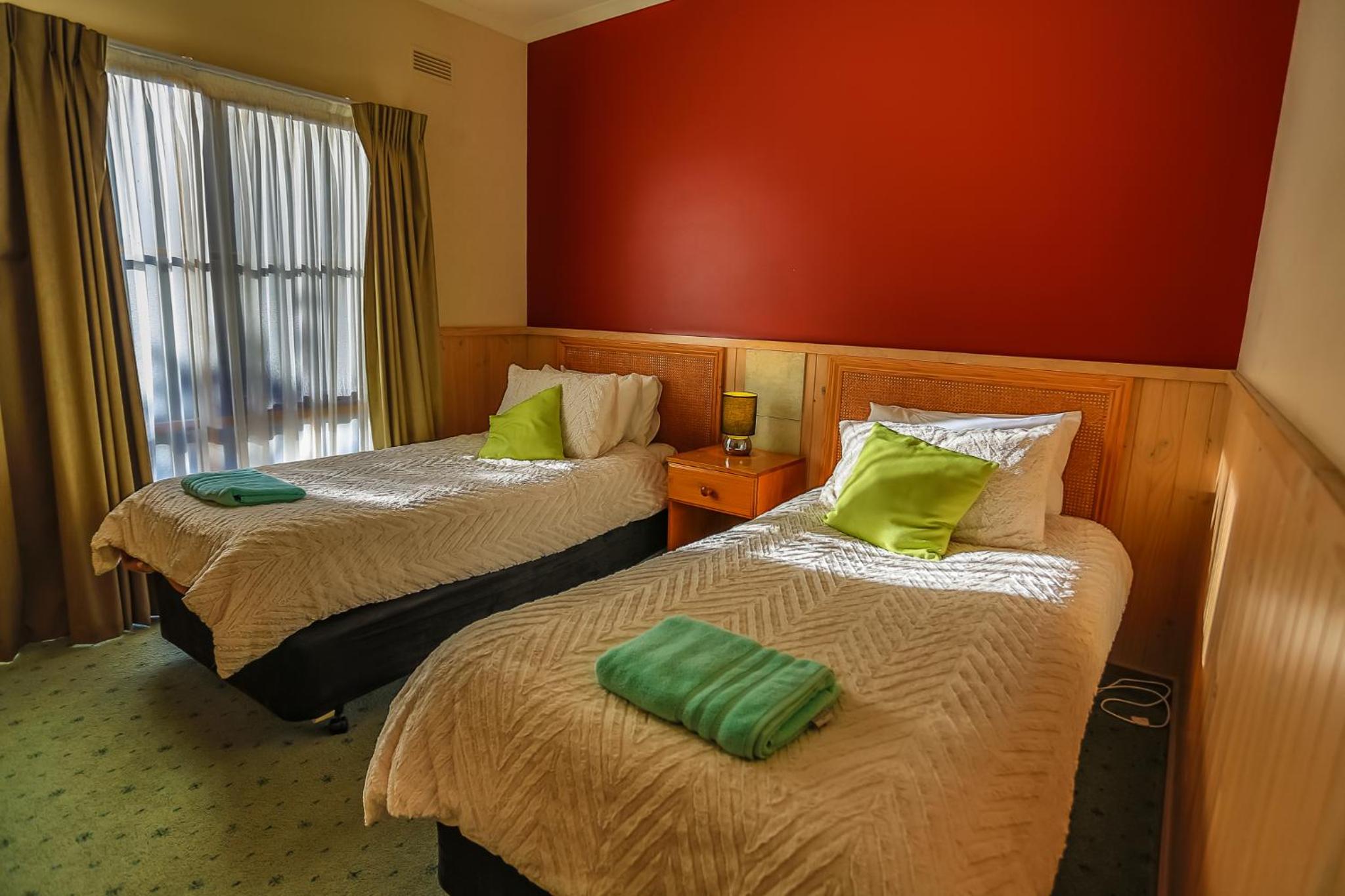 Mountain View Motor Inn & Holiday Lodges