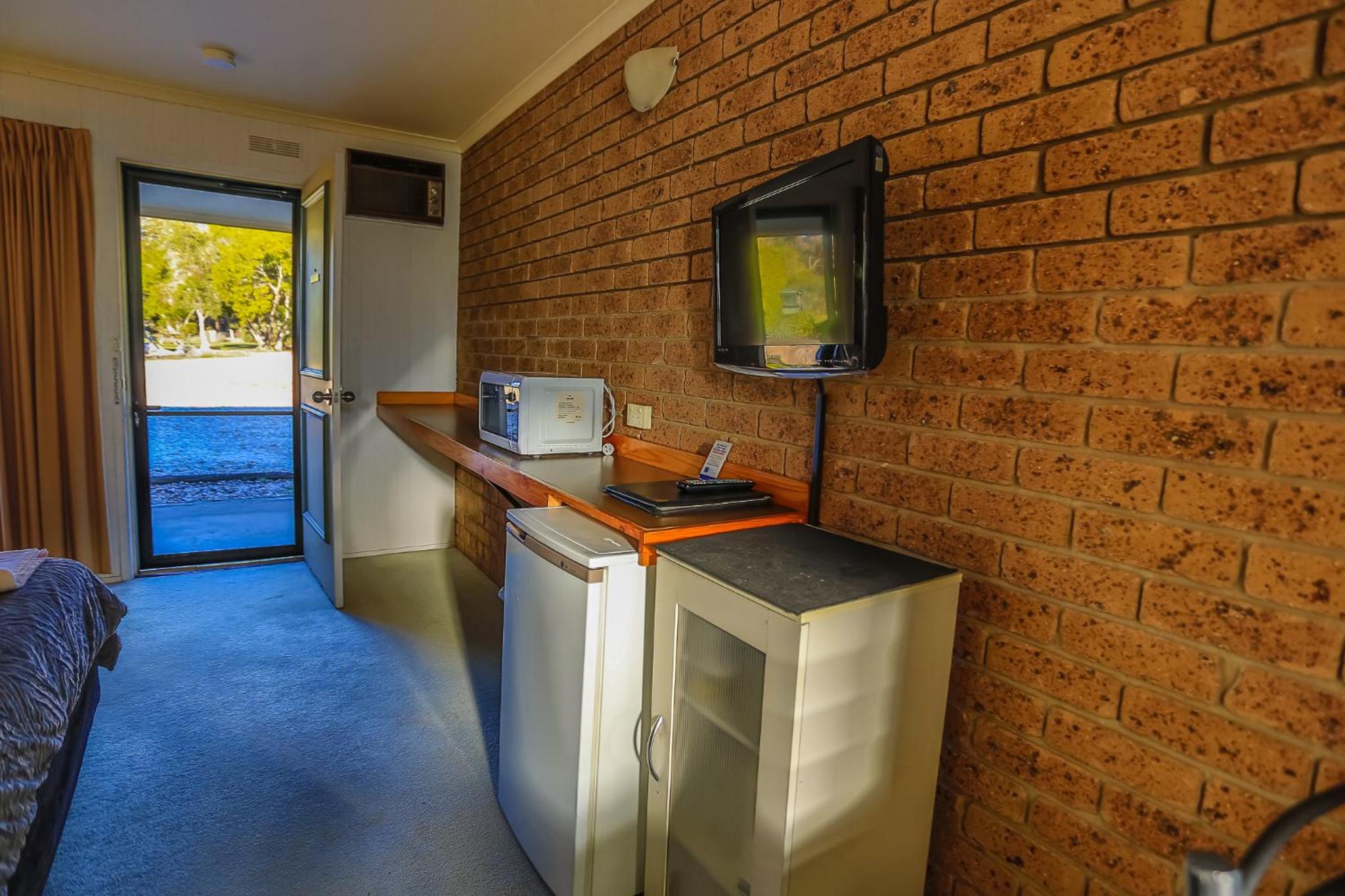 Mountain View Motor Inn & Holiday Lodges