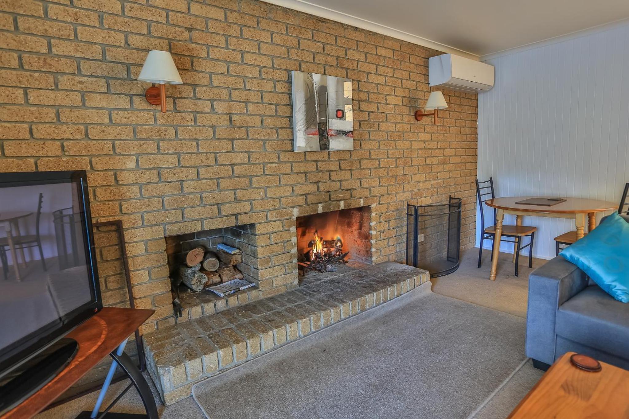 Mountain View Motor Inn & Holiday Lodges
