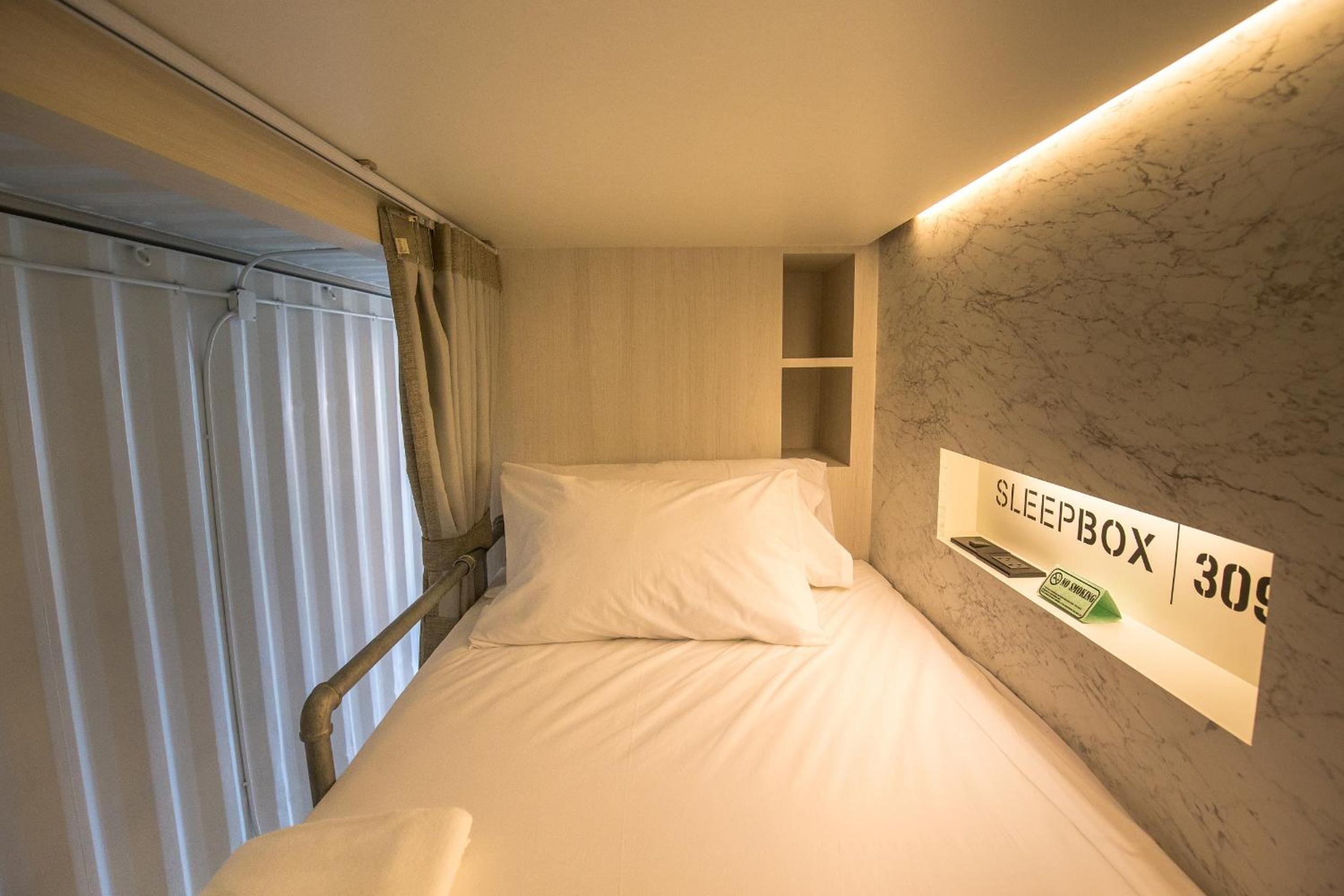Sleep Box Hotel Sukhumvit 22