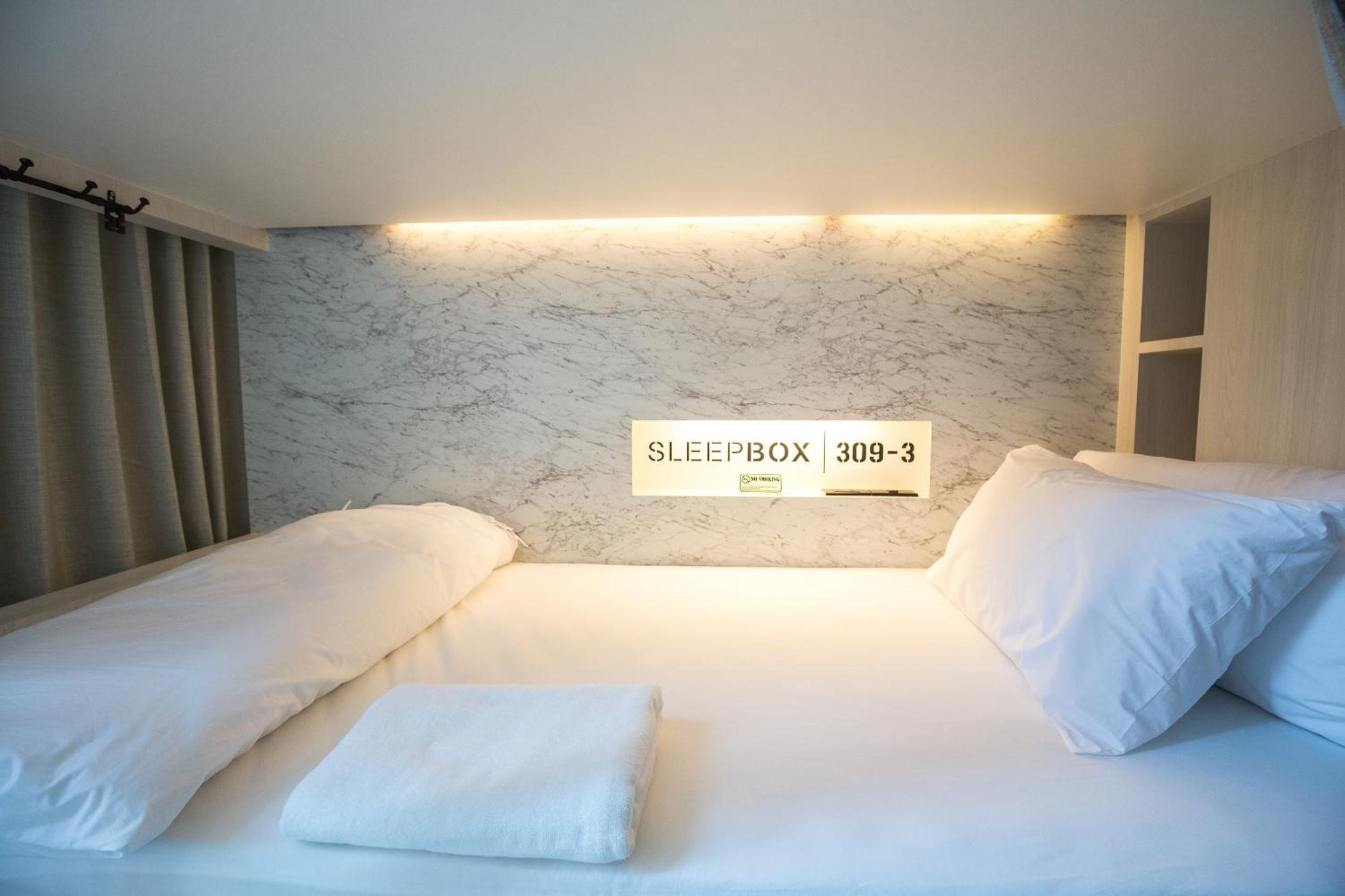 Sleep Box Hotel Sukhumvit 22