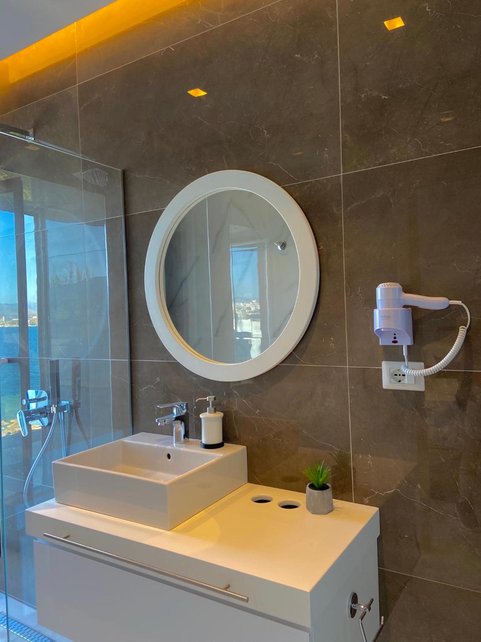 Sea Horizon Vsl Suites & Apartments