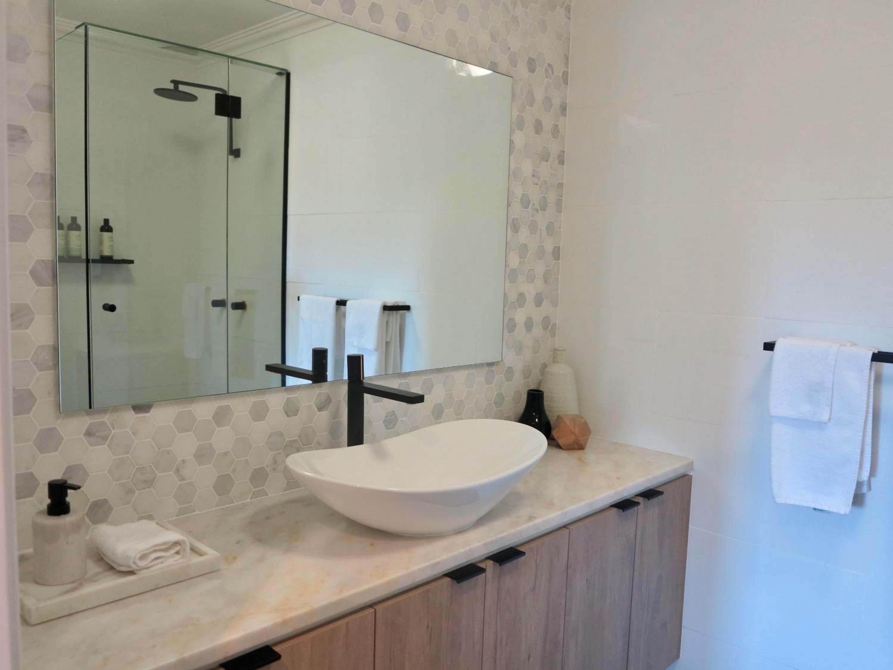 Trinity Beach Vacations - Bluewater Apartment - Property Image 7