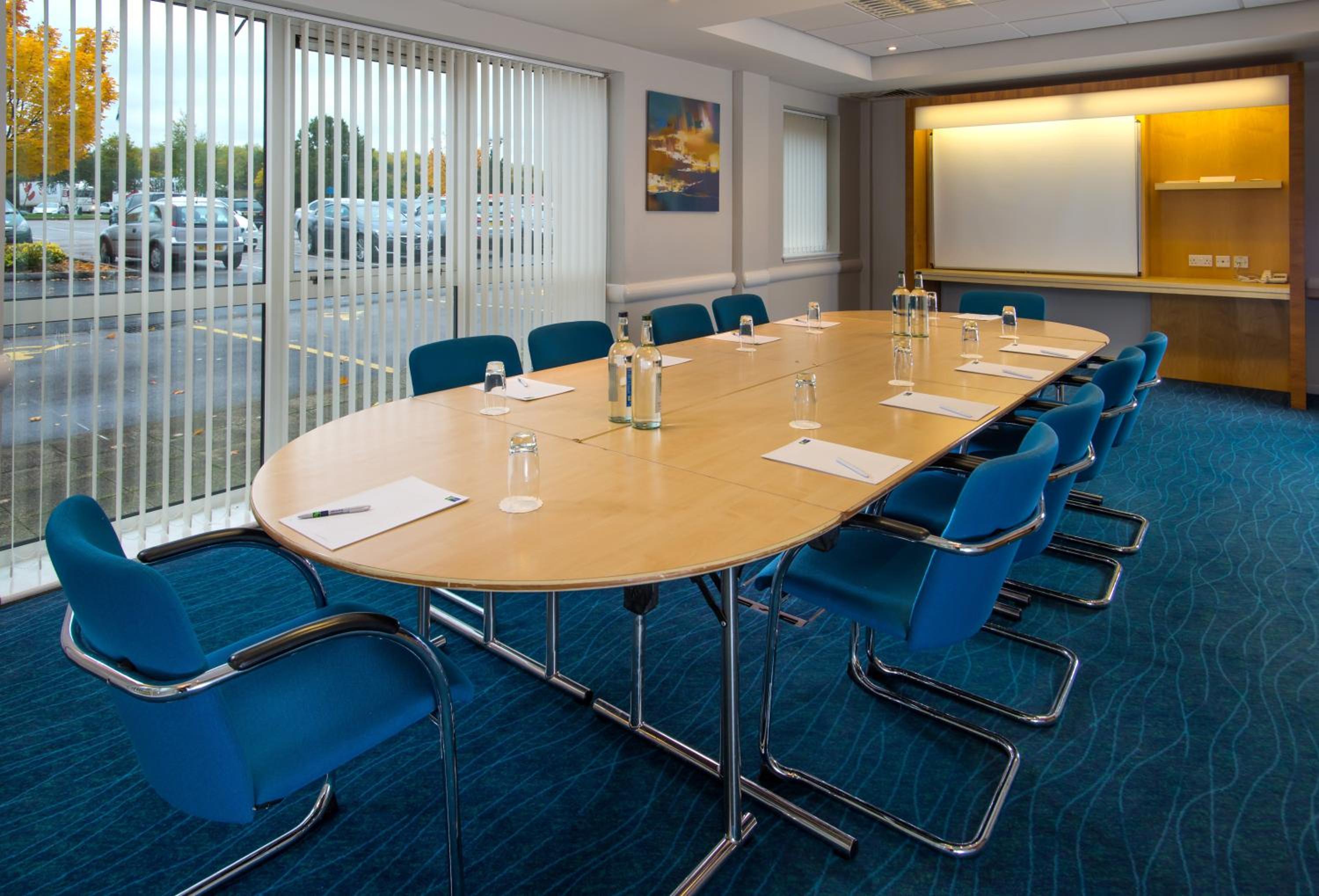 Bedford Vacations - Holiday Inn Express Bedford, an IHG Hotel - Property Image 9