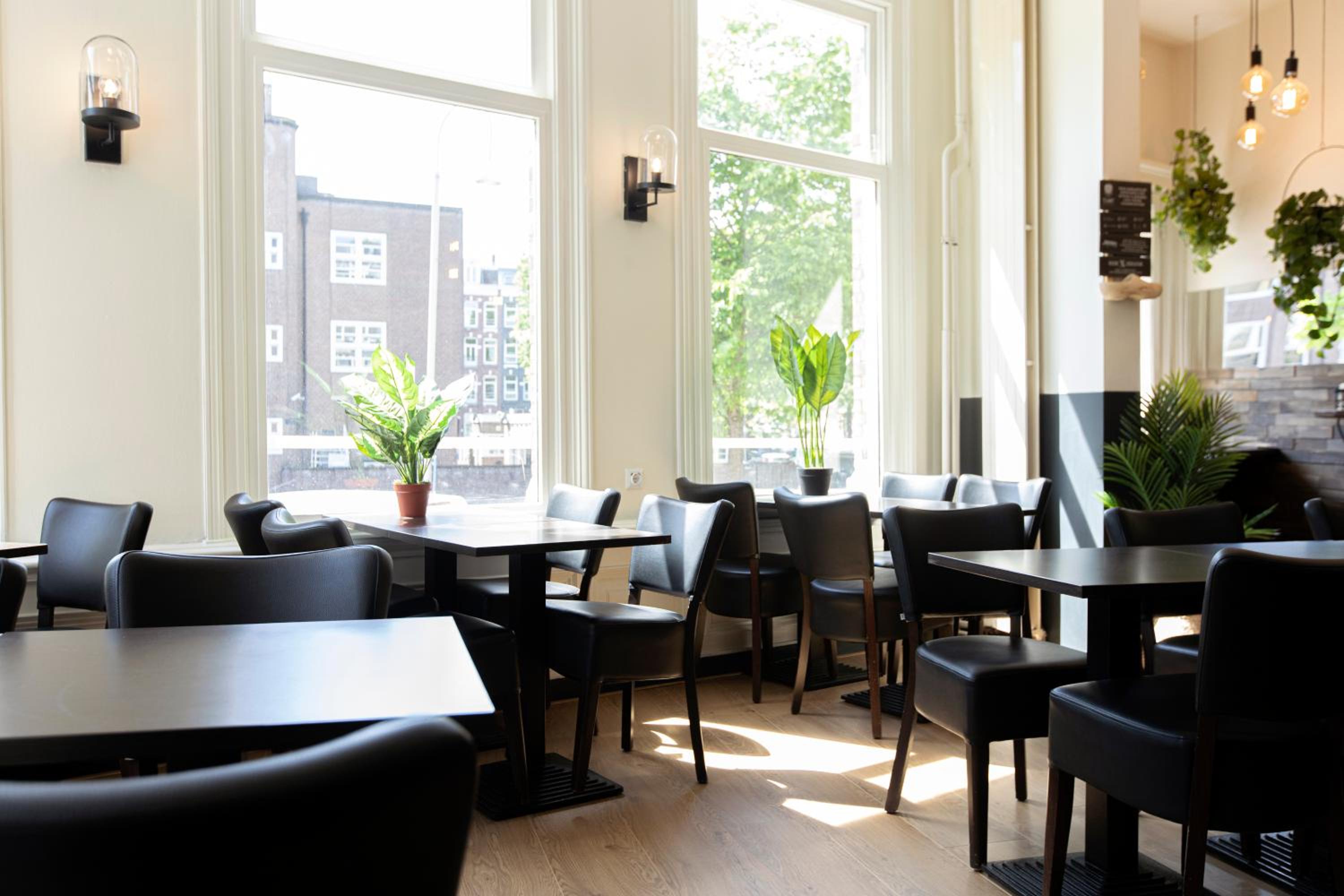 Quentin Canal House Hotel