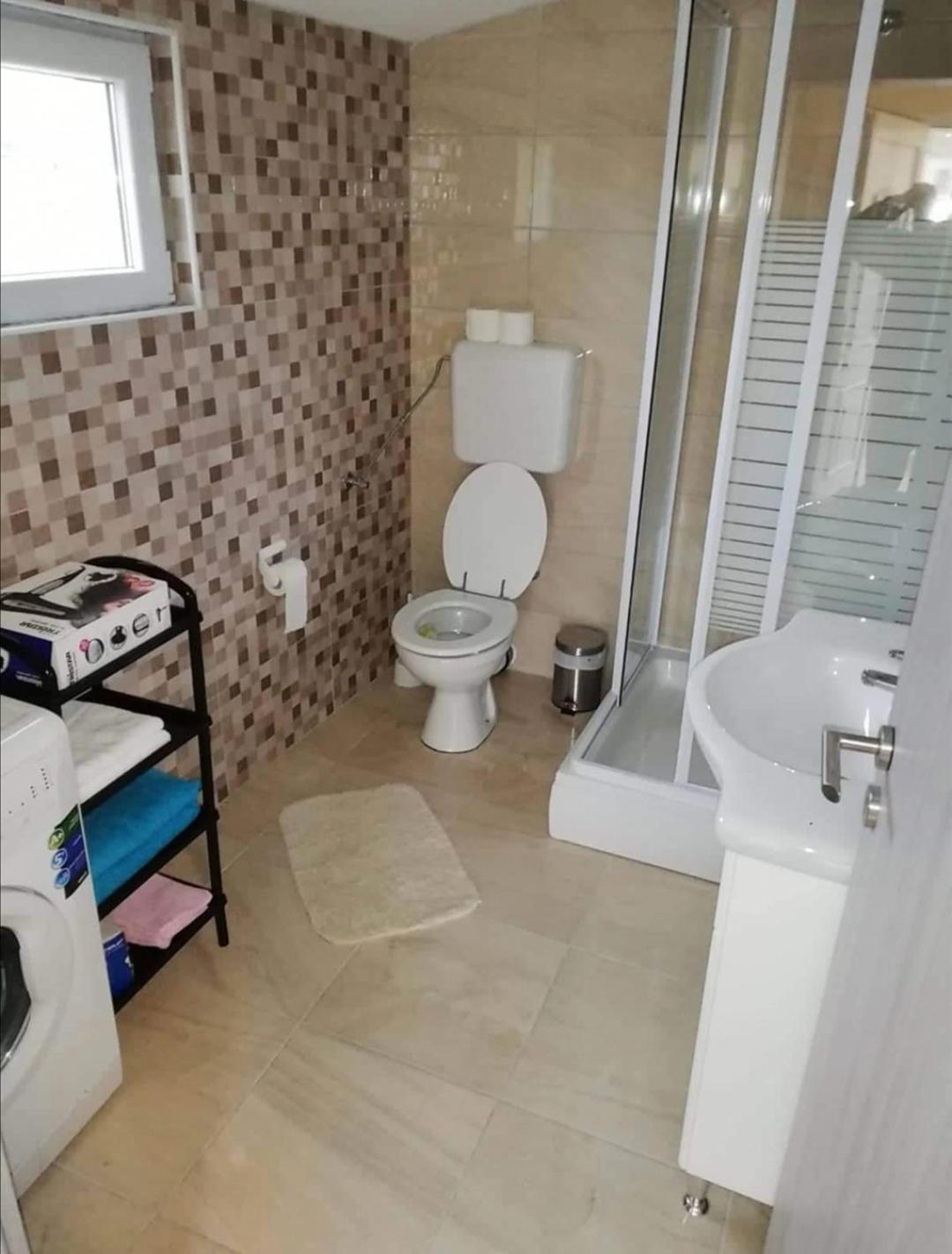 Apartman Tin