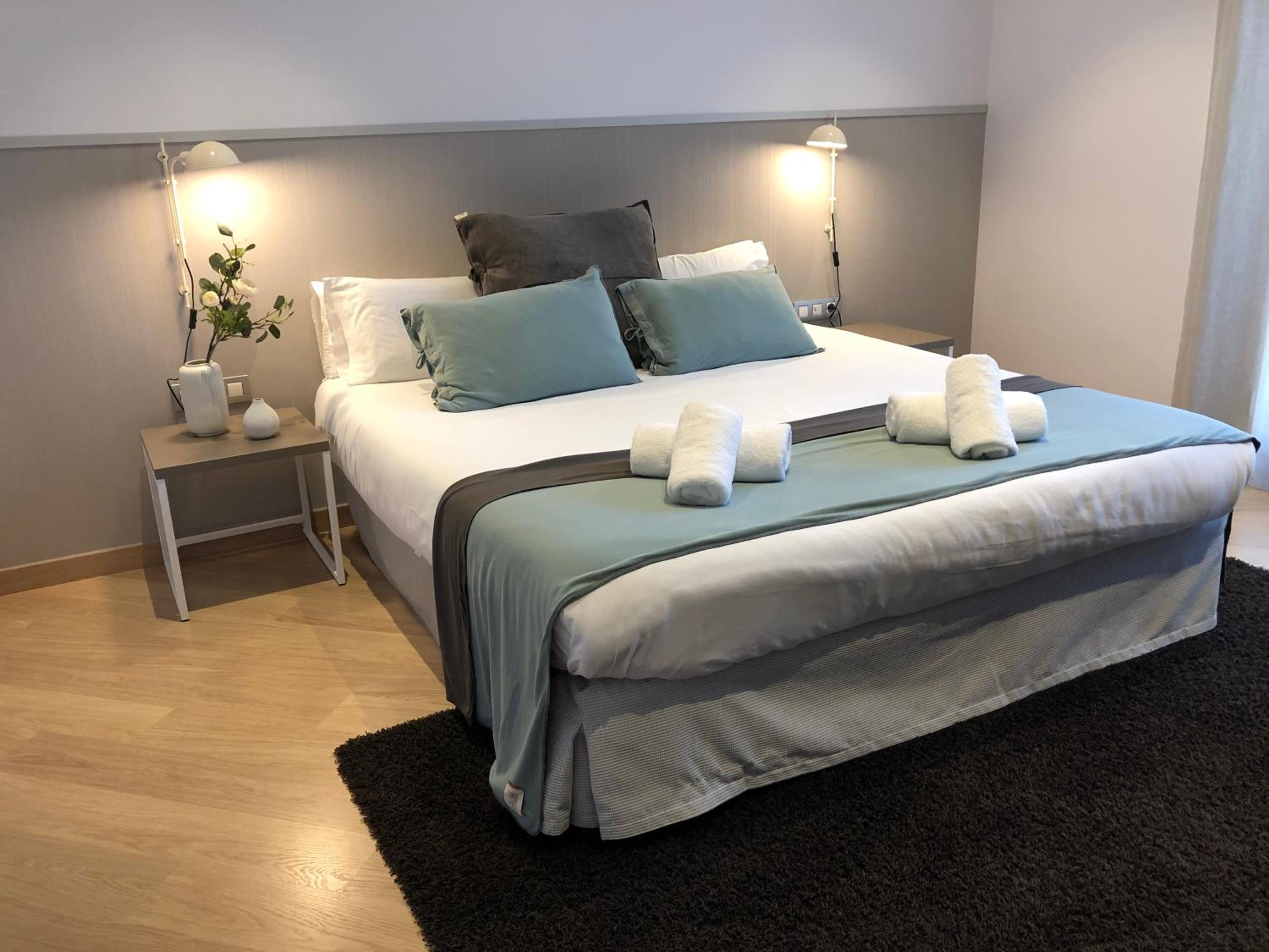Fisa Rentals Gran Via Apartments