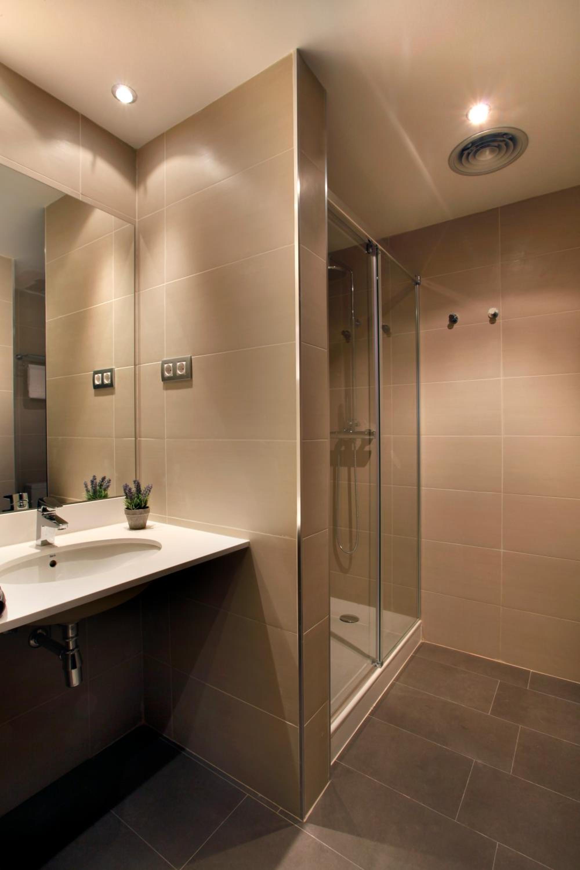 Fisa Rentals Gran Via Apartments