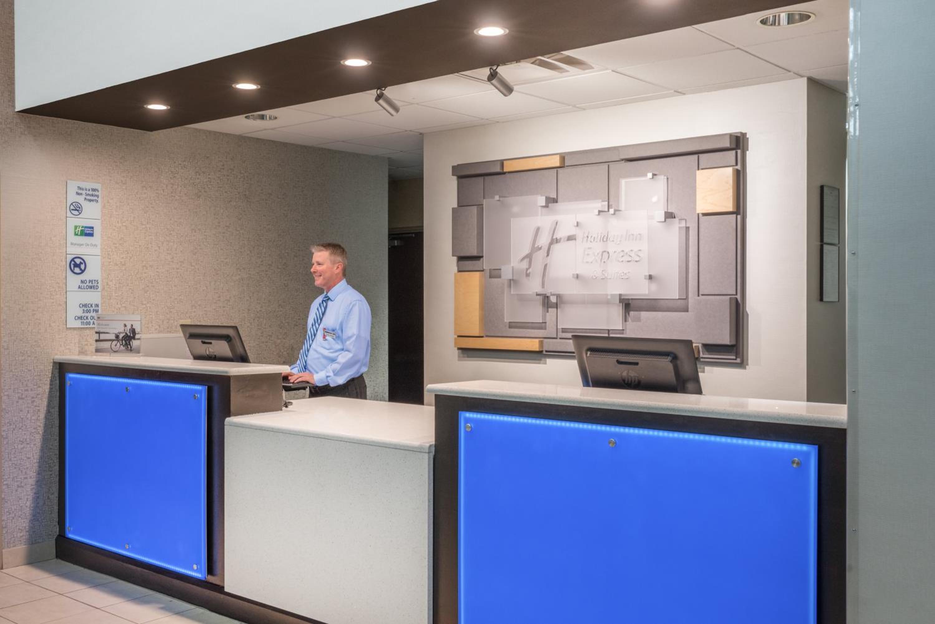 Gadsden Vacations - Holiday Inn Express Hotel  Suites- Gadsden, an IHG Hotel - Property Image 10