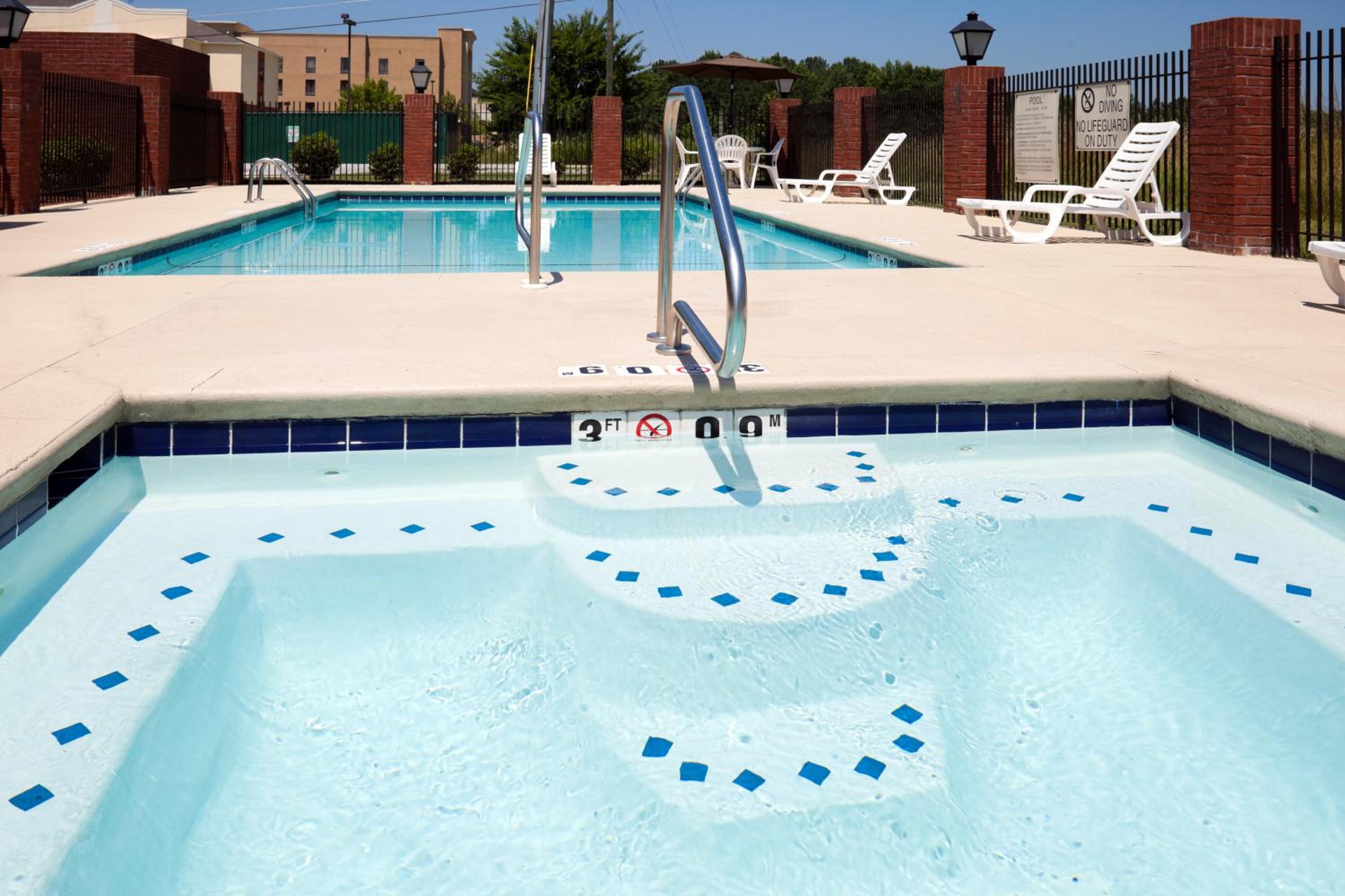 Gadsden Vacations - Holiday Inn Express Hotel  Suites- Gadsden, an IHG Hotel - Property Image 29