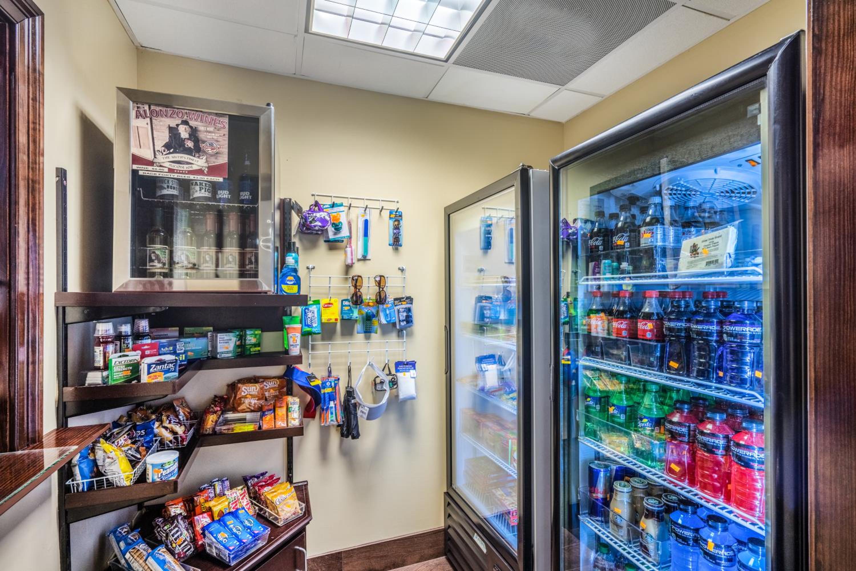 Gadsden Vacations - Holiday Inn Express Hotel  Suites- Gadsden, an IHG Hotel - Property Image 6