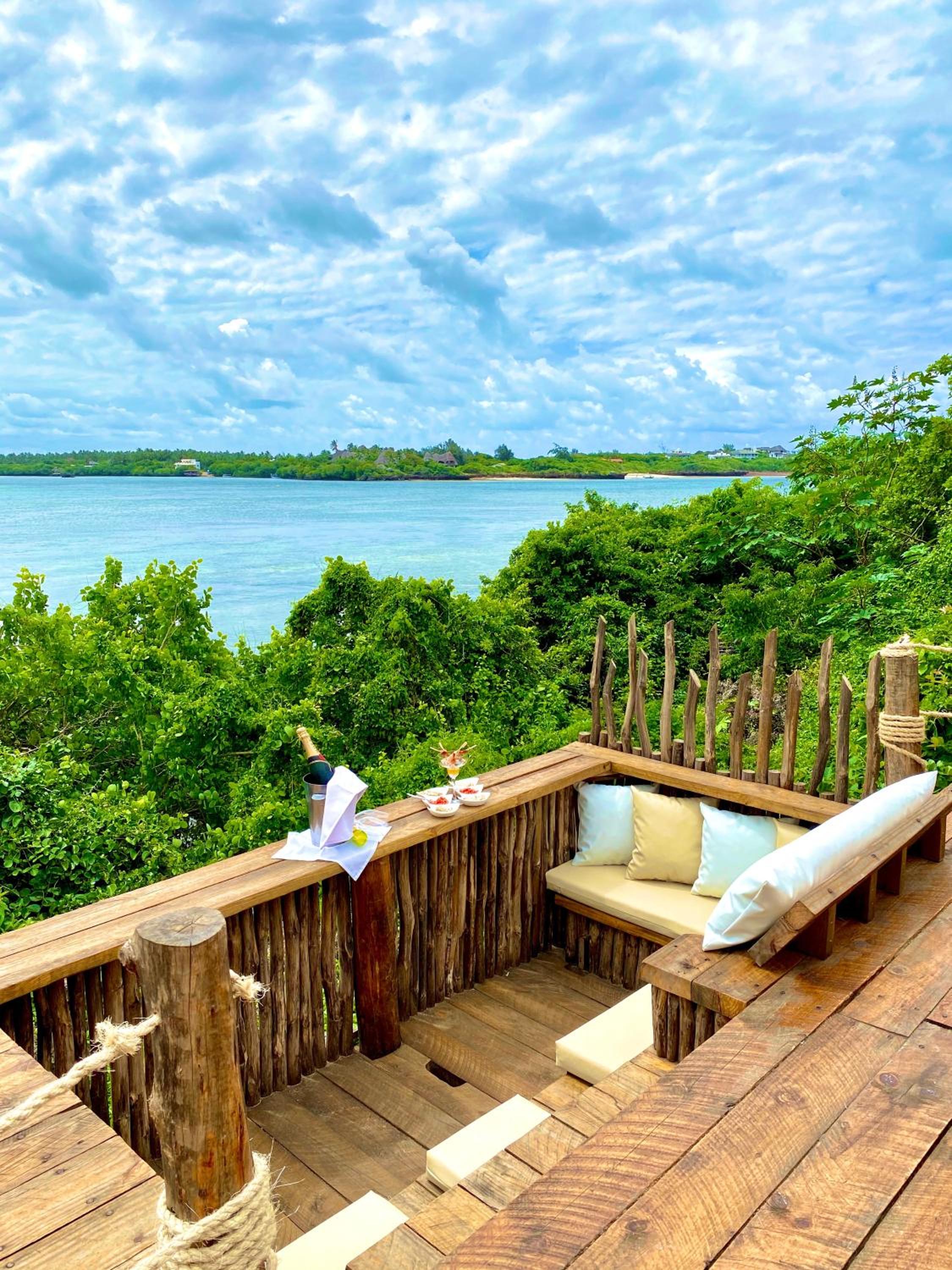 Rock and Sea Resort
