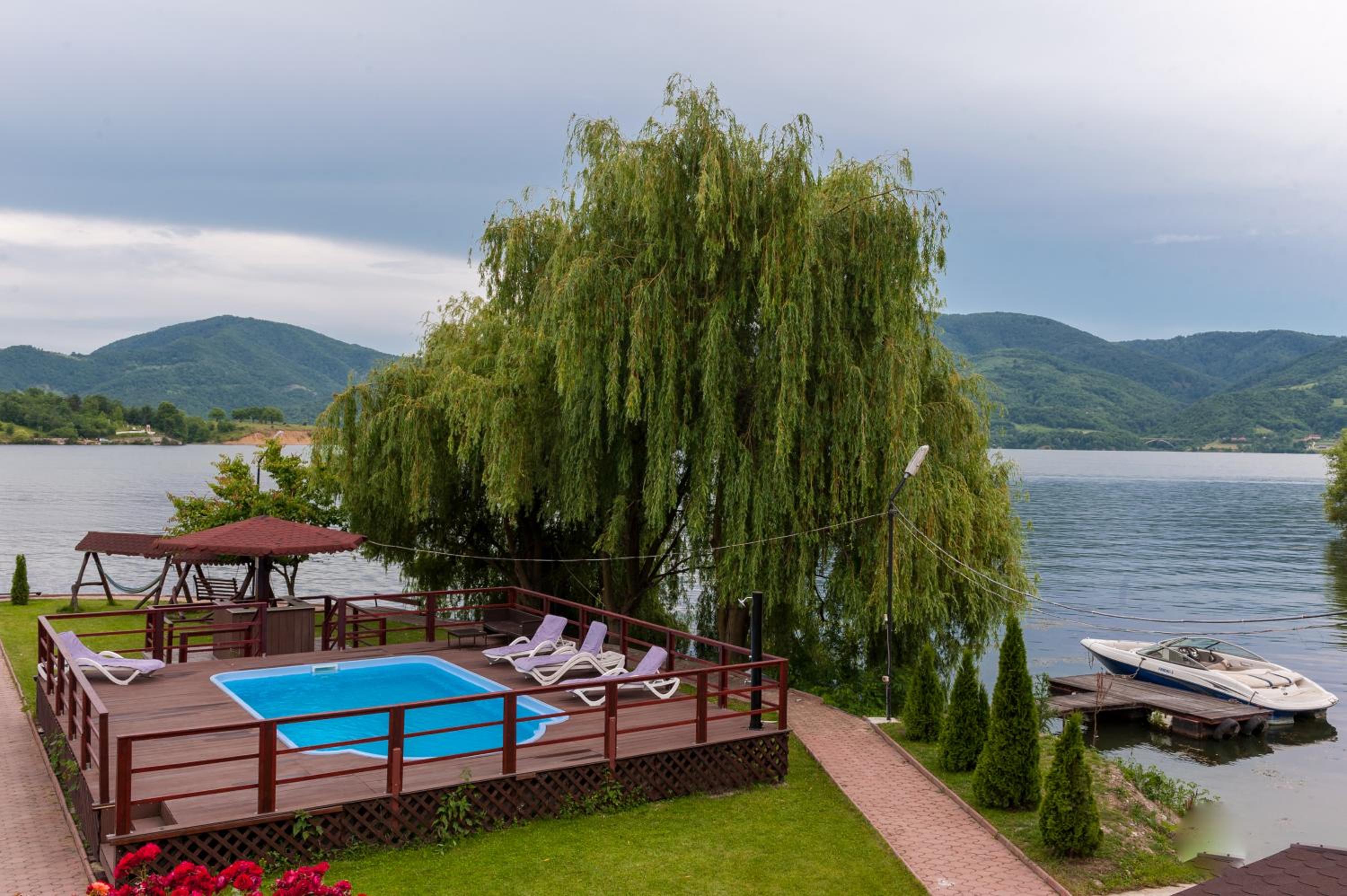 Villa Frans și Căbănuțe view 3