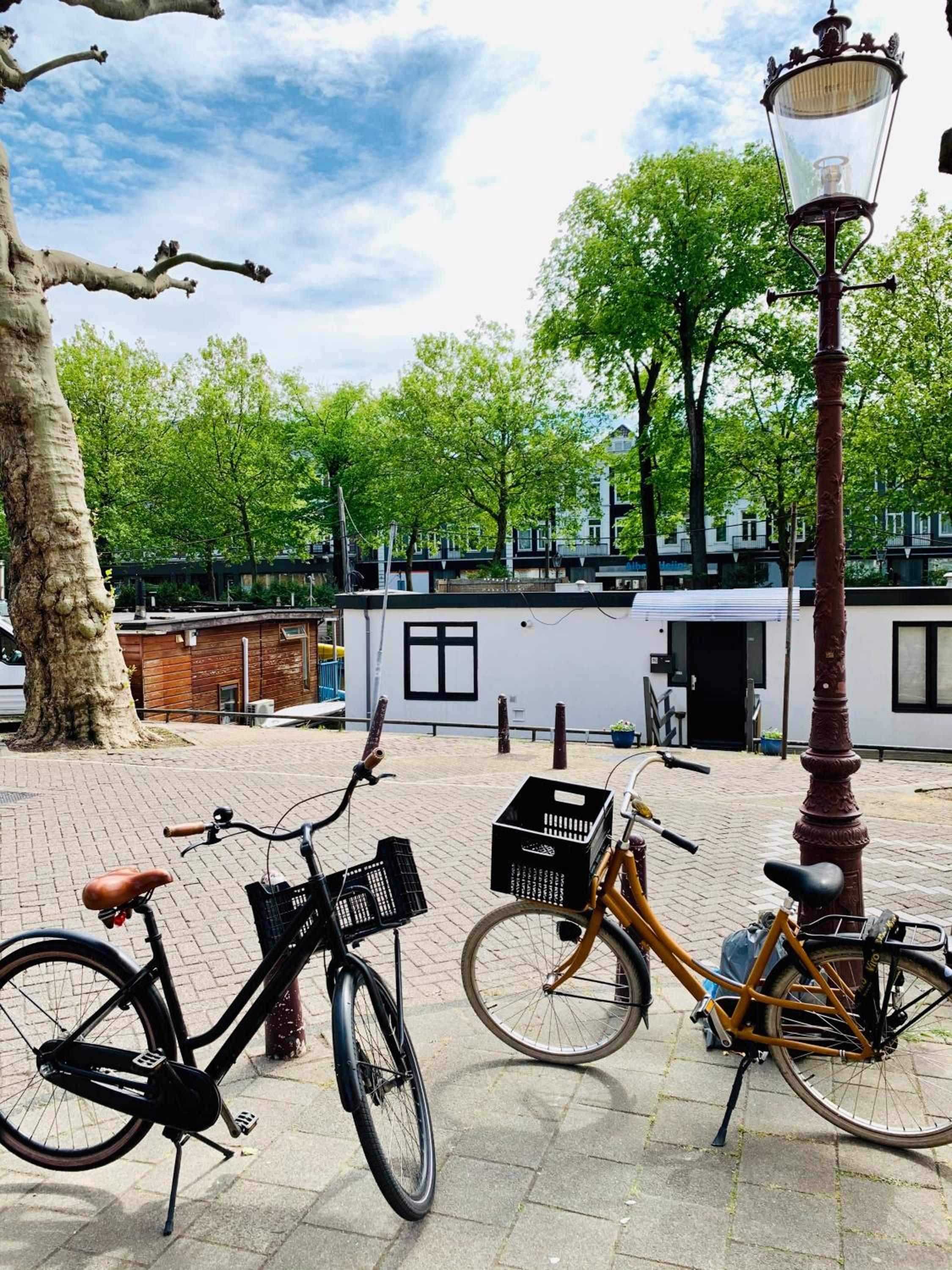 Amsterdam-Houseboat-Amstel