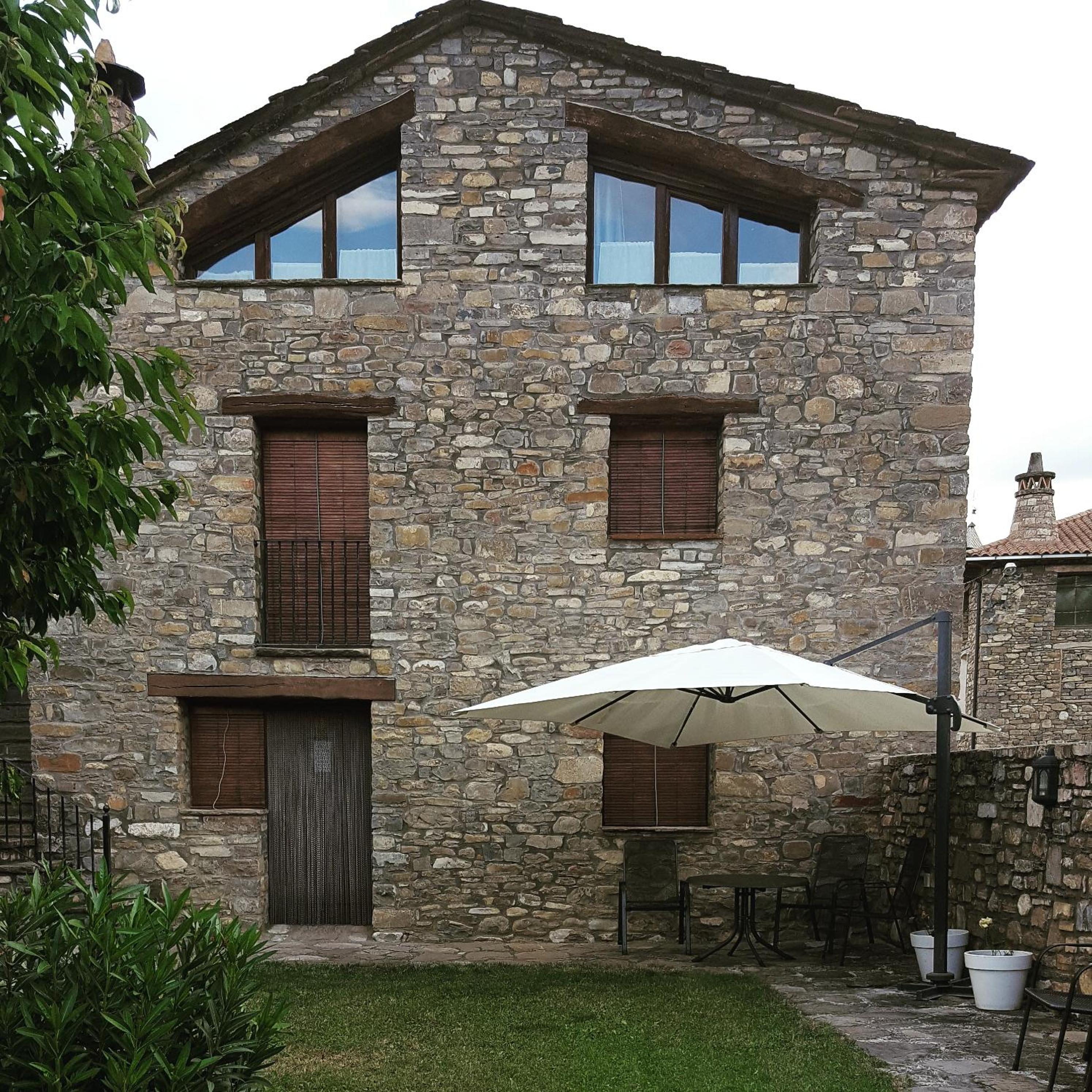 Apartamentos La Borda Castillon view 3